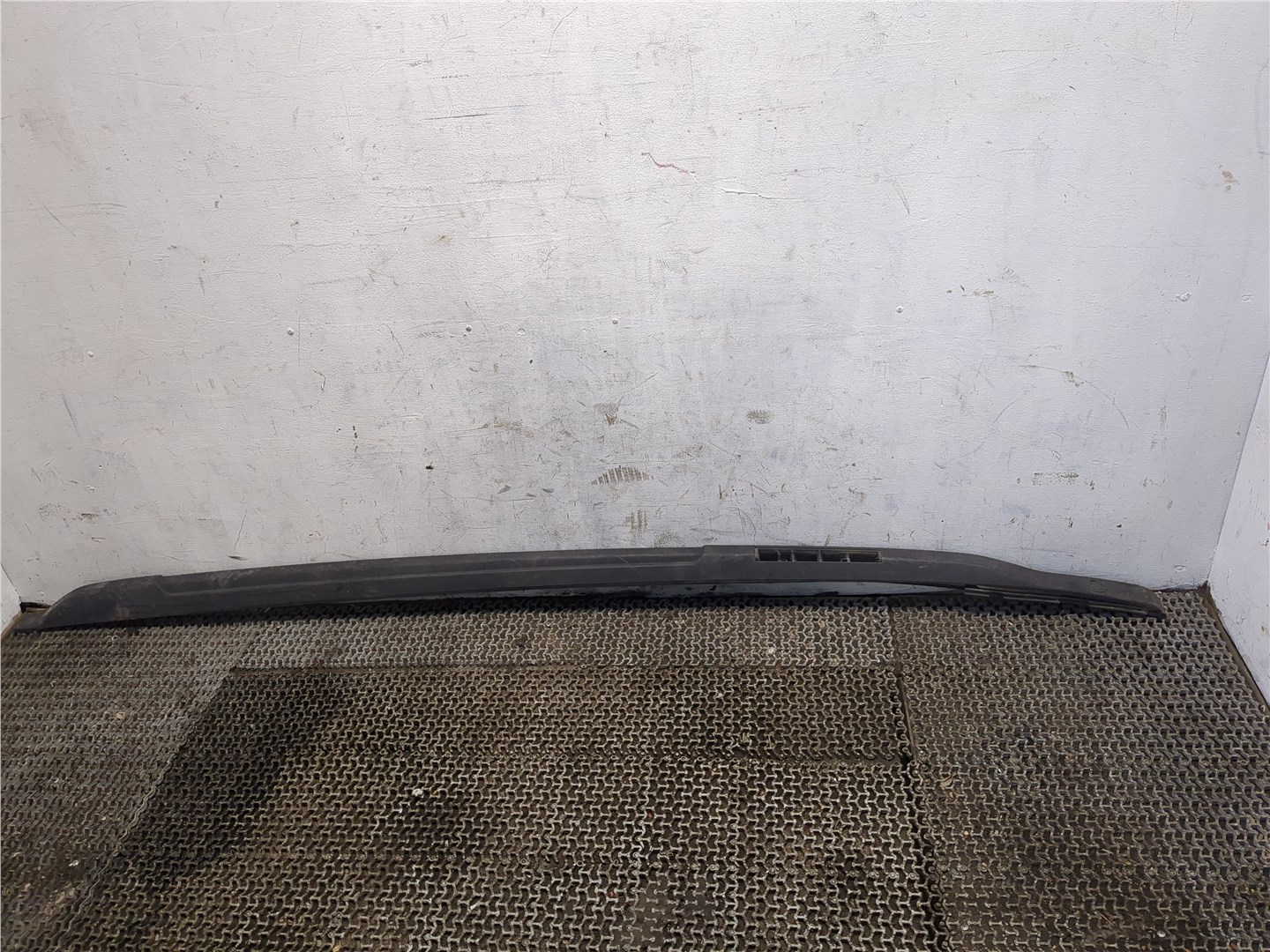 Рейлинг (релинг) правый (планка на крышу)