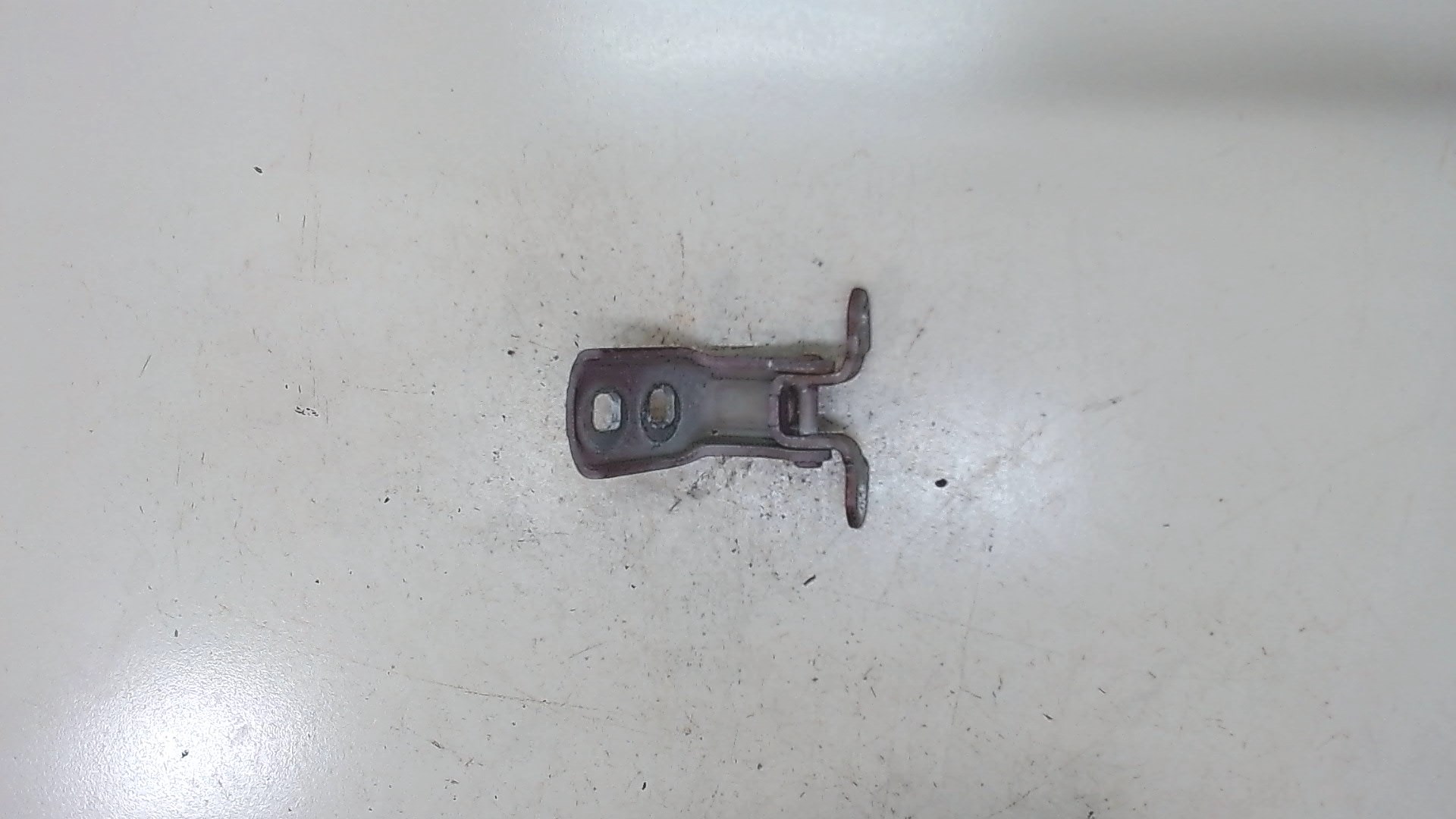 Петля двери