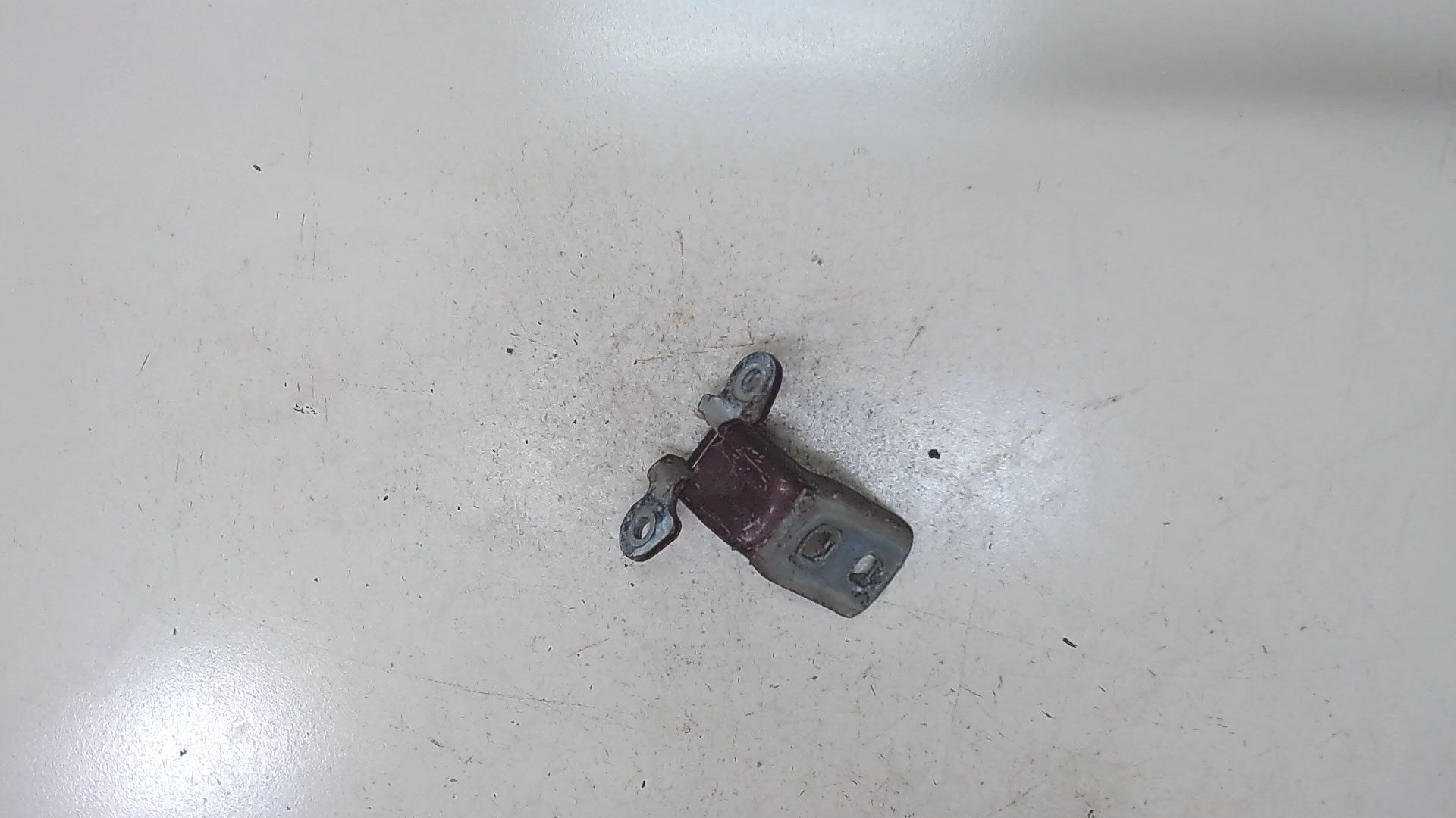 Петля двери