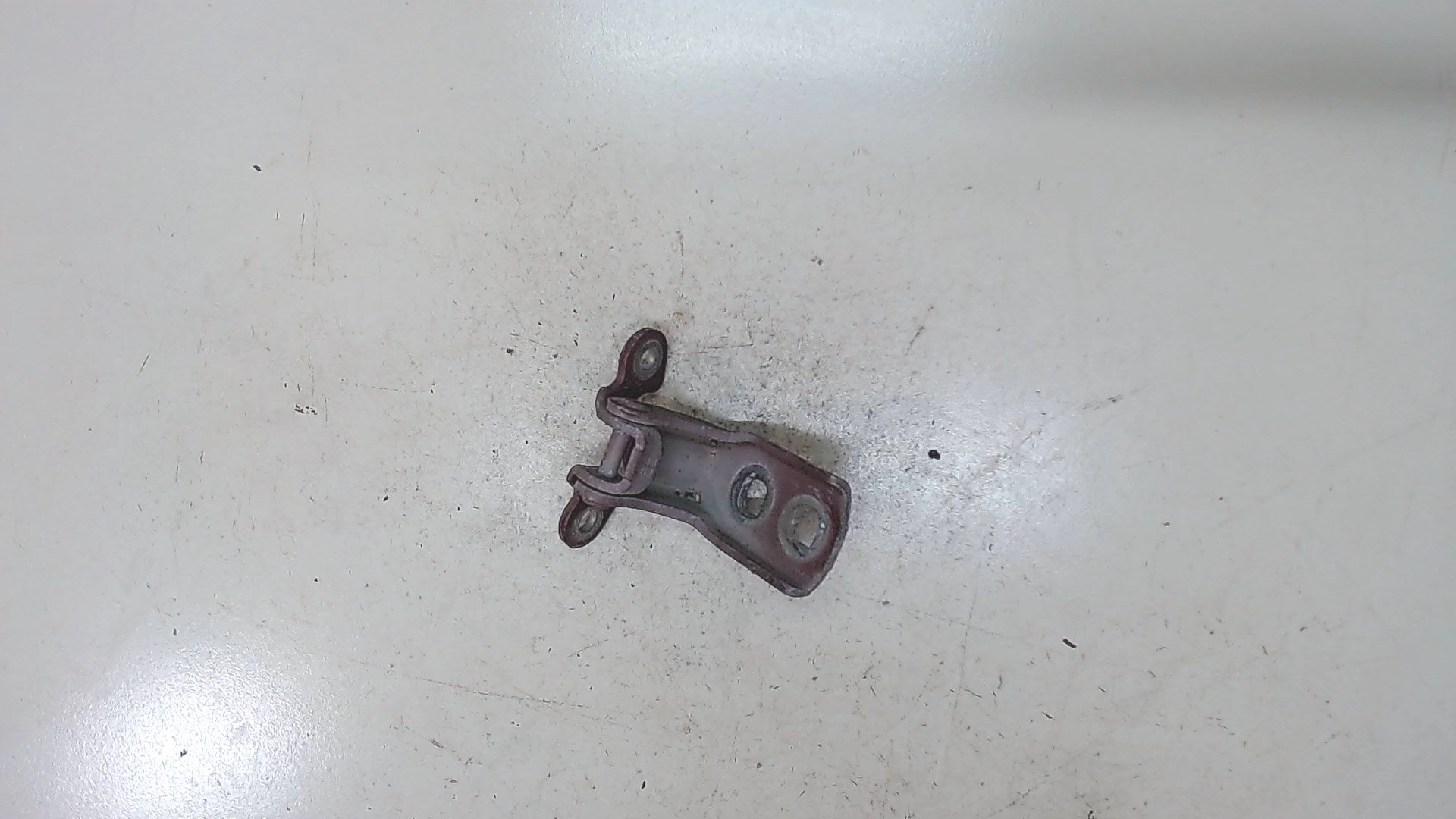 Петля двери