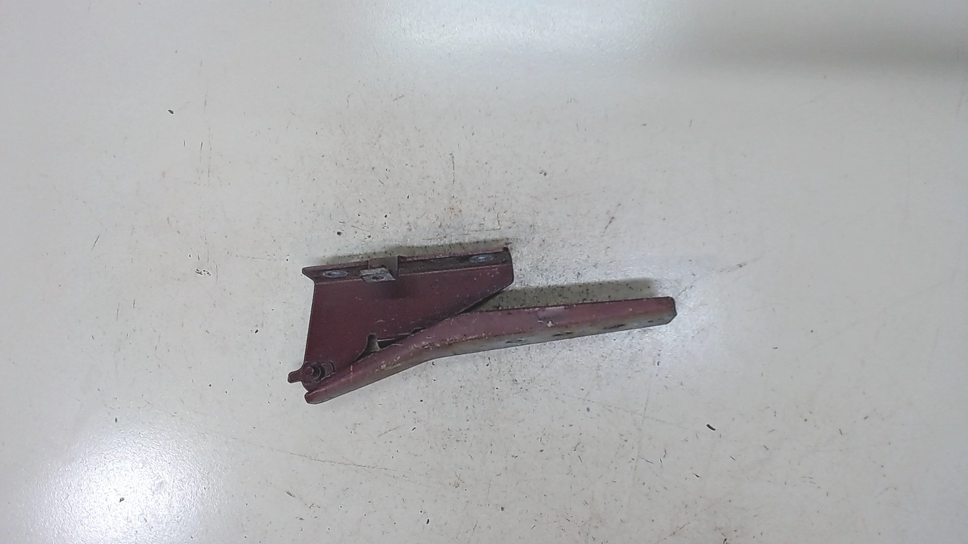 Петля капота правая