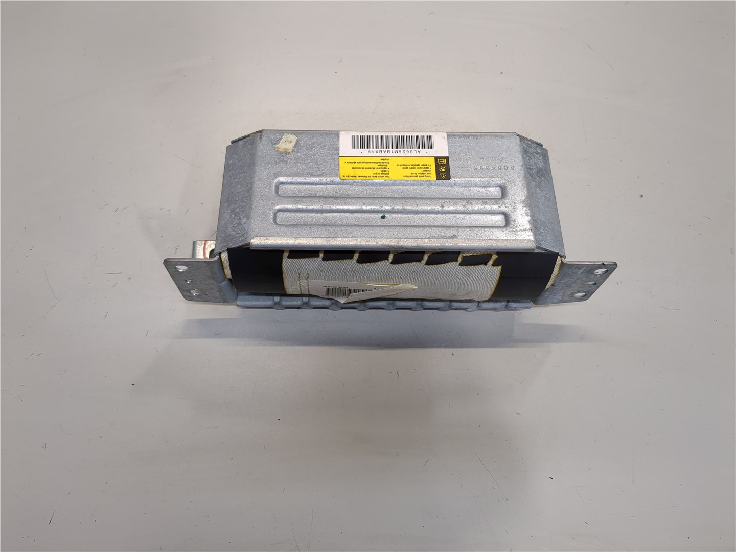 Подушка безопасности пассажирская (в торпедо)