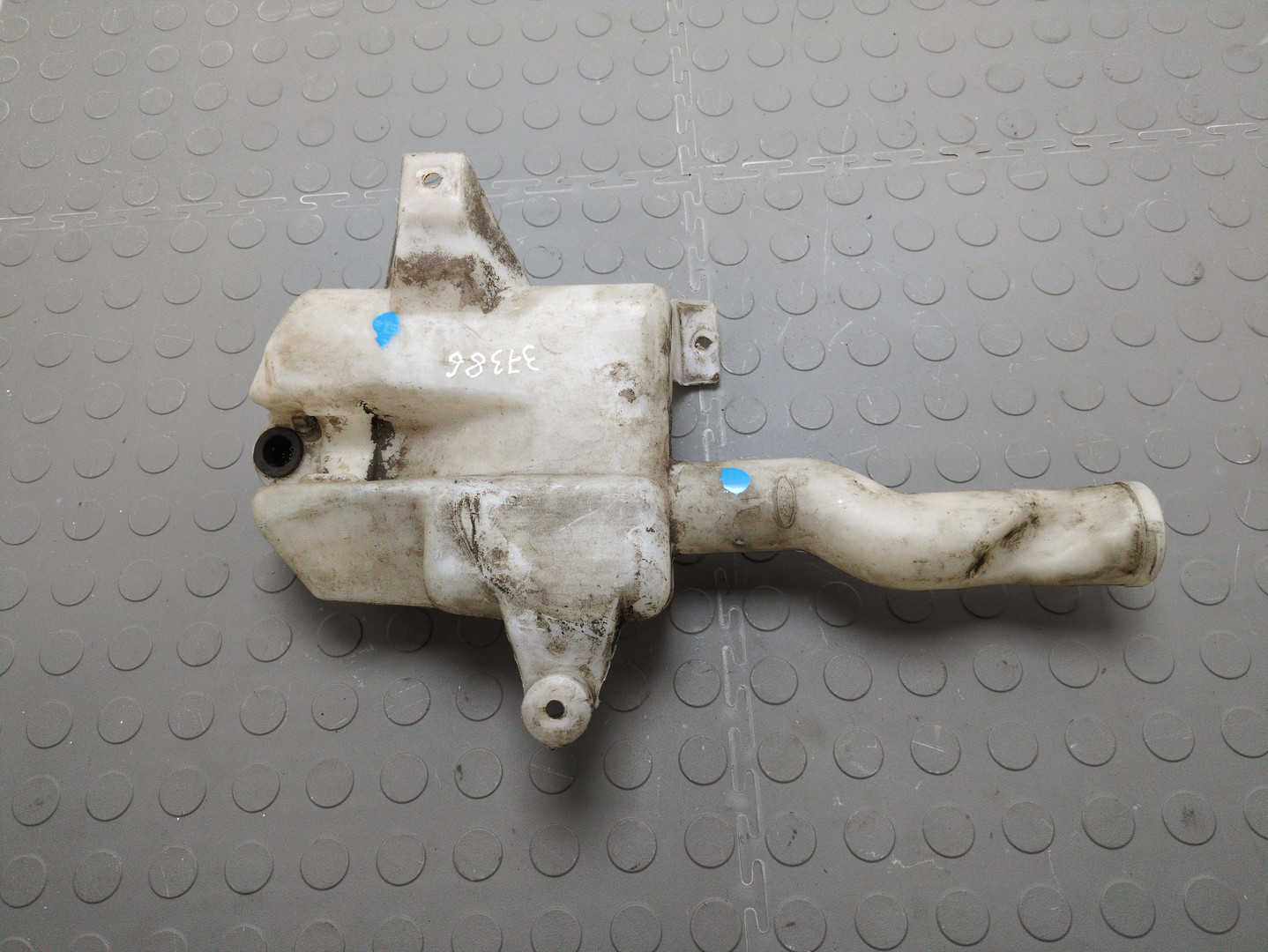 Бачок омывателя лобового стекла