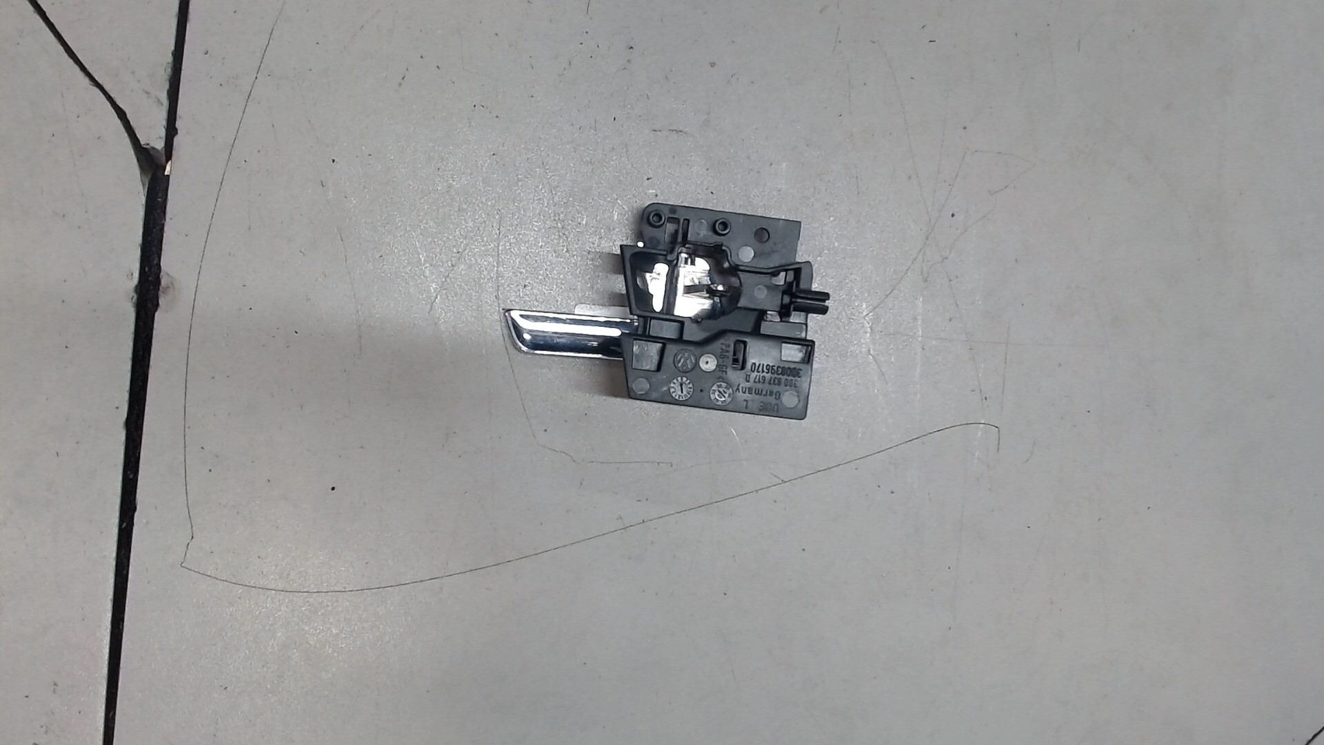 Ручка двери передней внутренняя левая