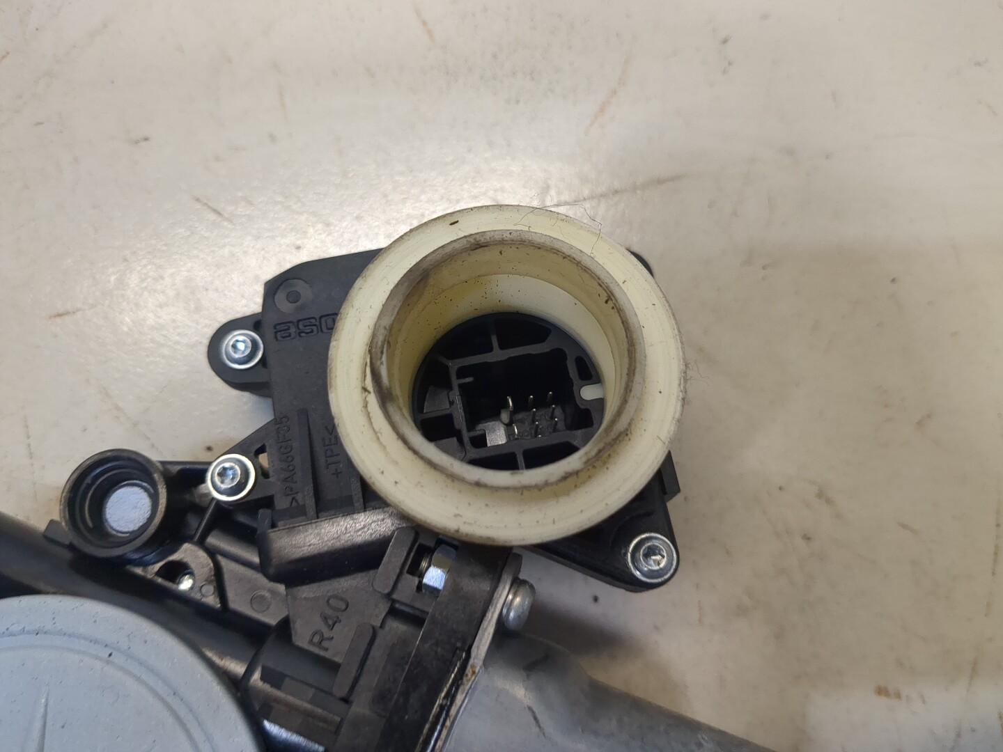 Стеклоподъемник электр. передний правый