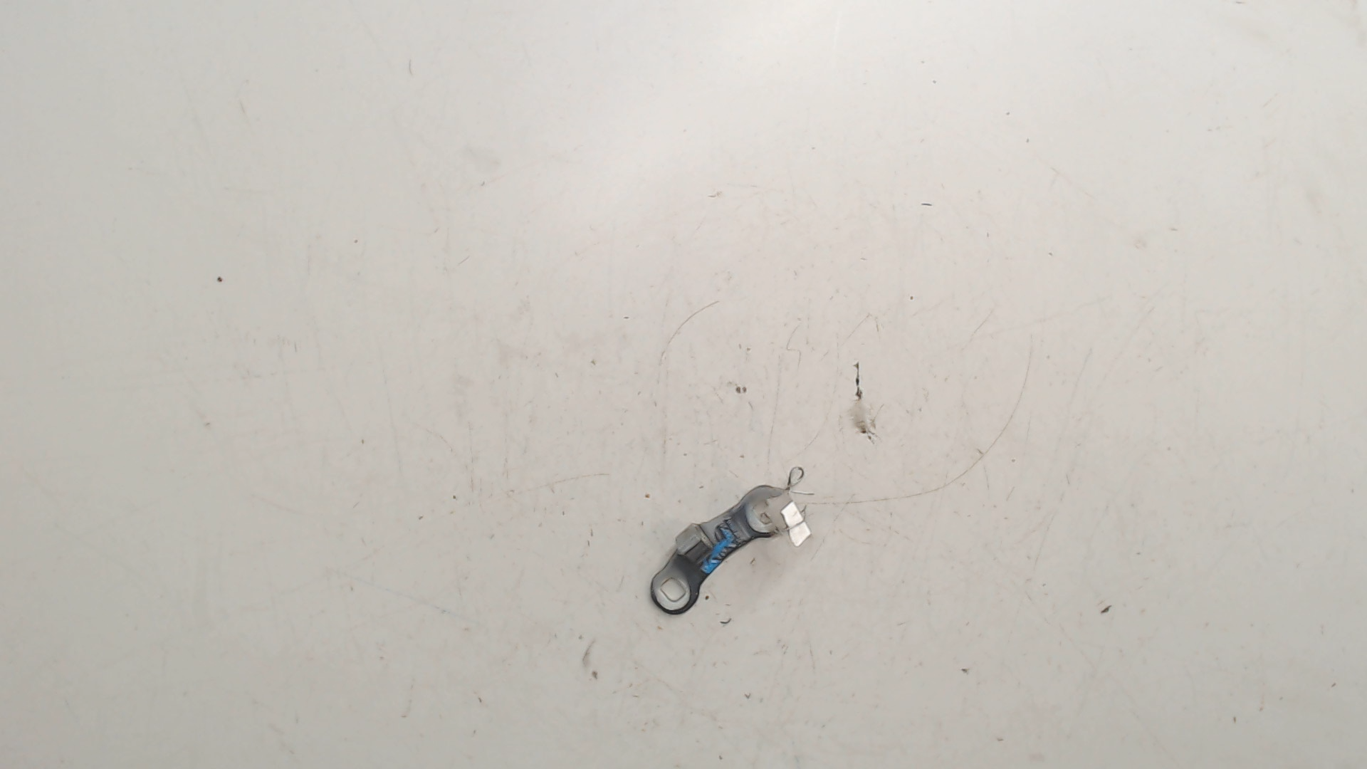 Петля двери