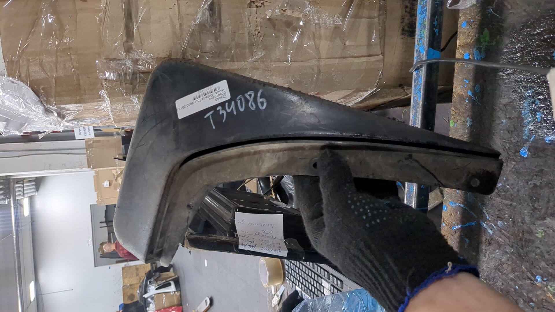 Брызговик задний левый