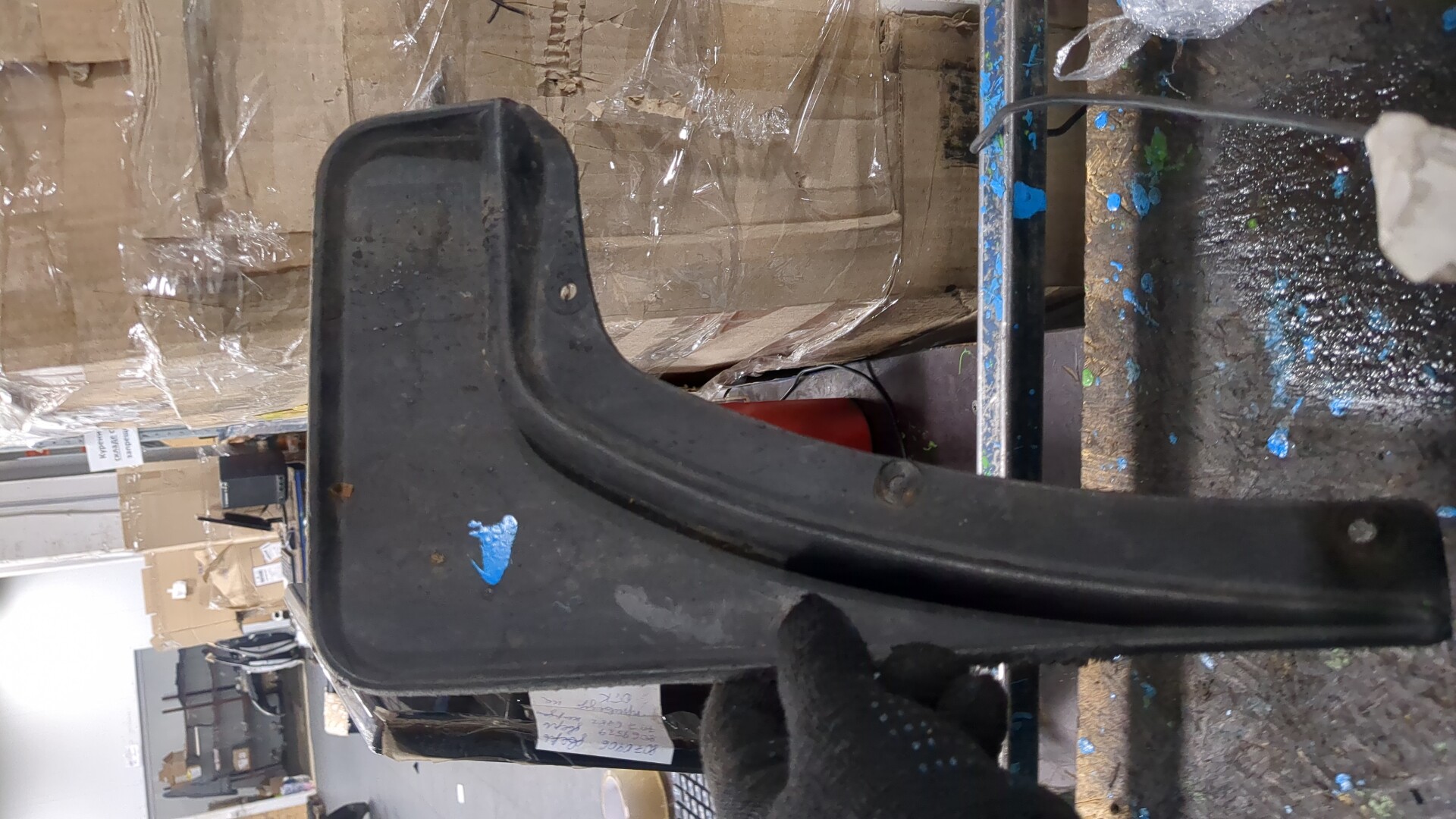 Брызговик задний левый