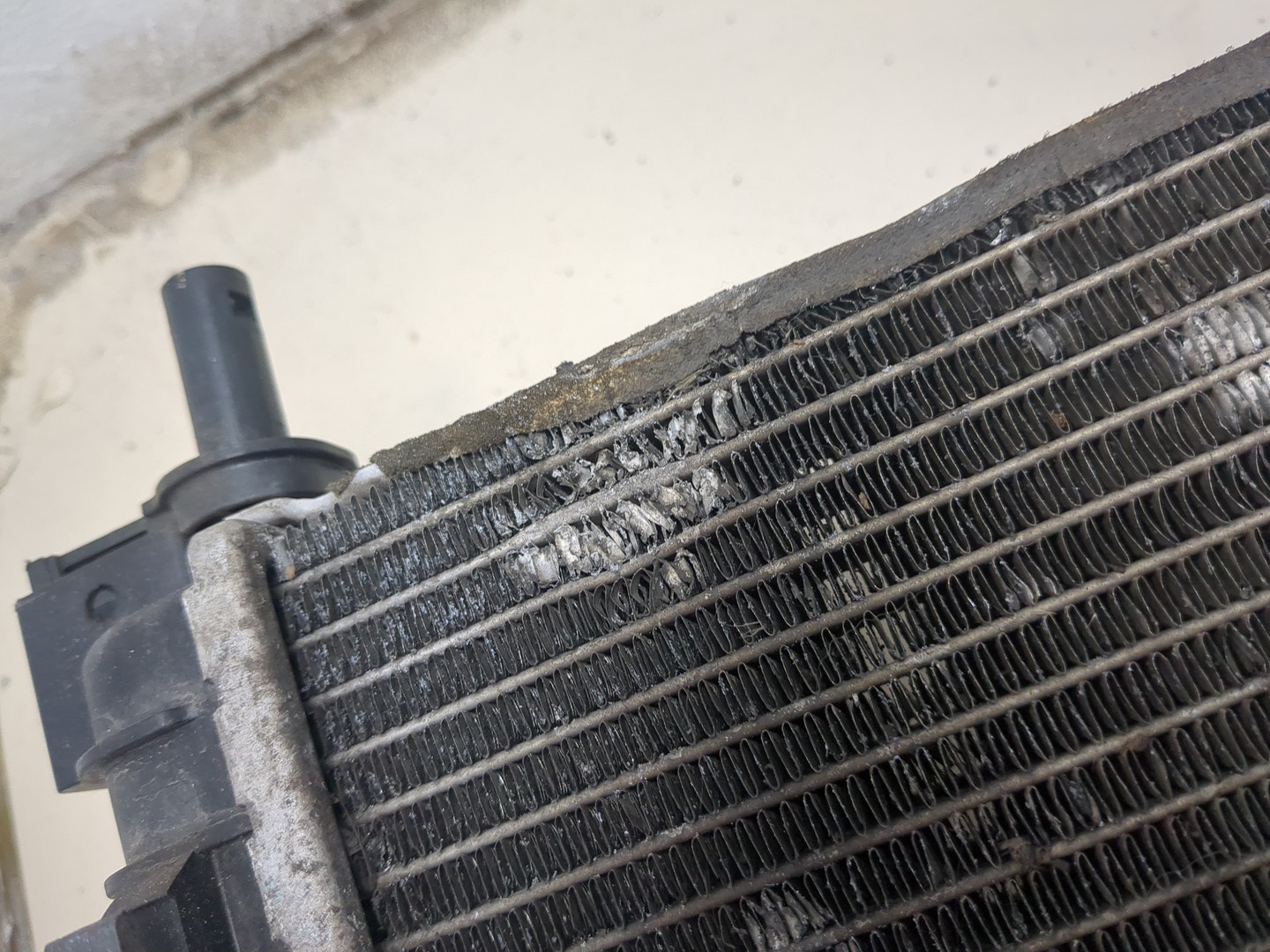 Радиатор охлаждения двигателя основной