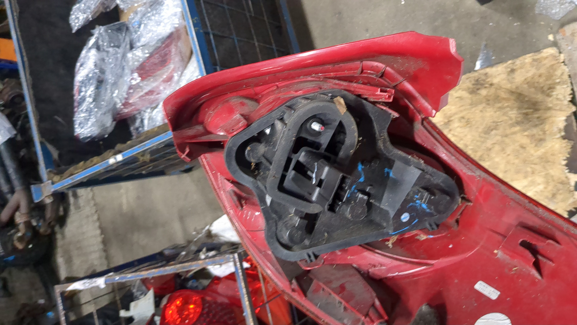 Фонарь задний левый