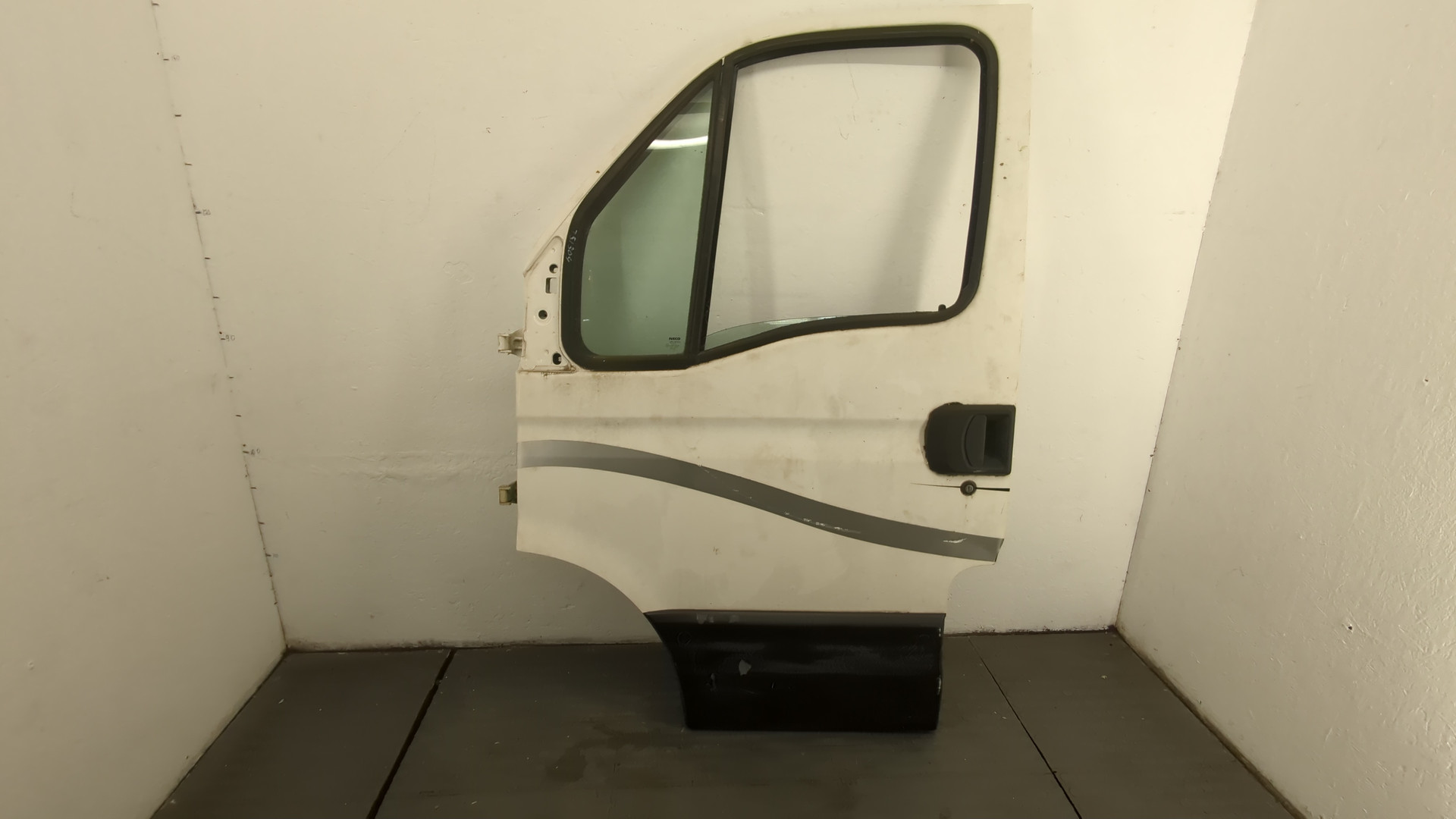 Дверь передняя левая