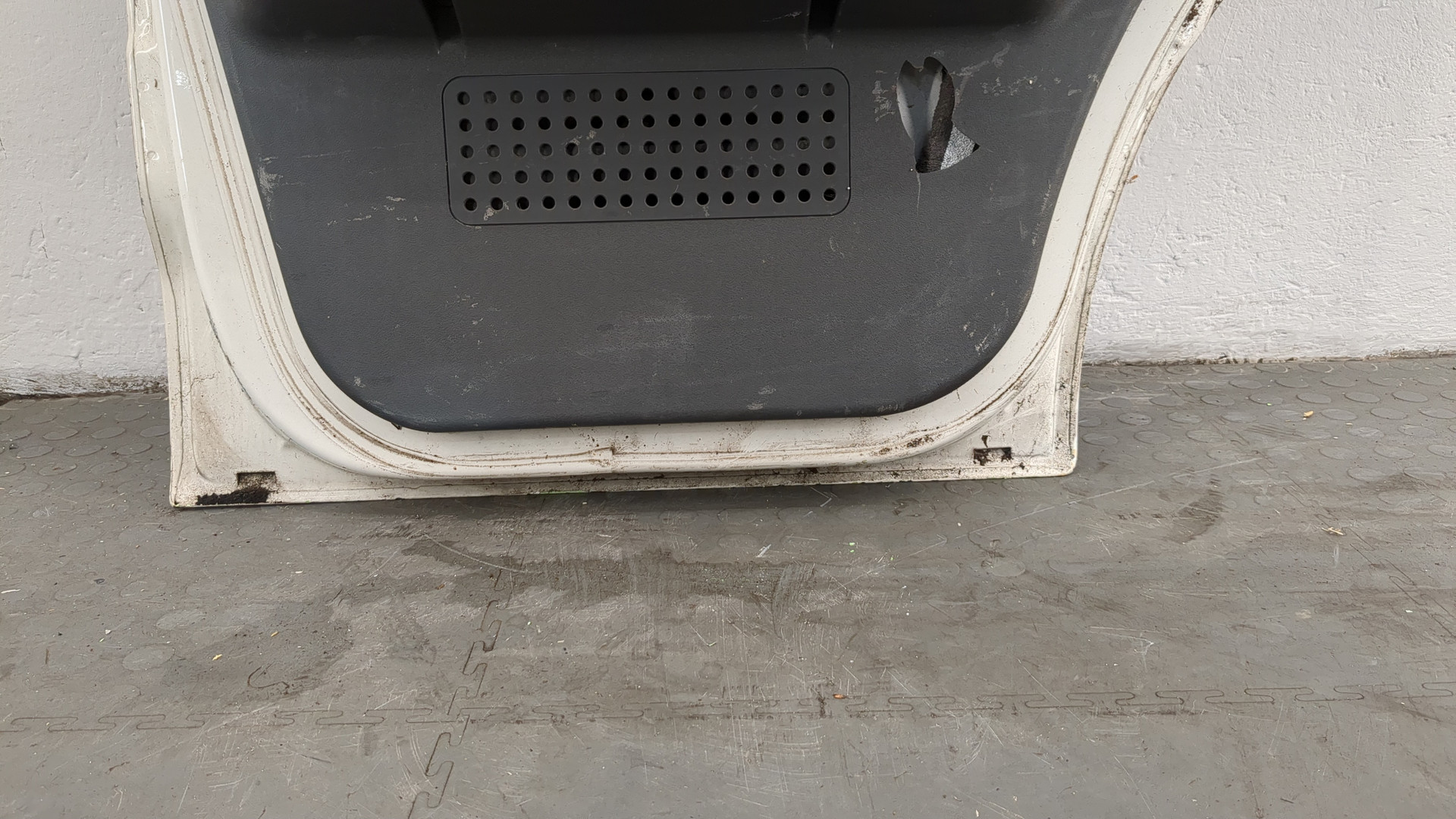 Дверь передняя левая