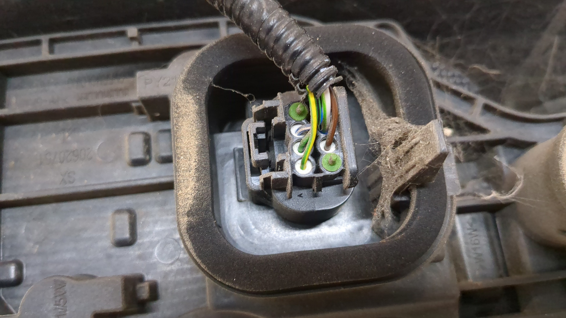 Фонарь задний левый