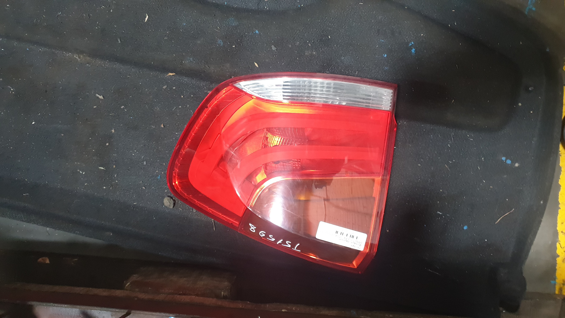 Фонарь задний правый