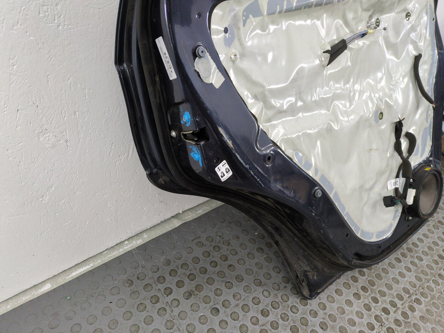 Дверь задняя левая