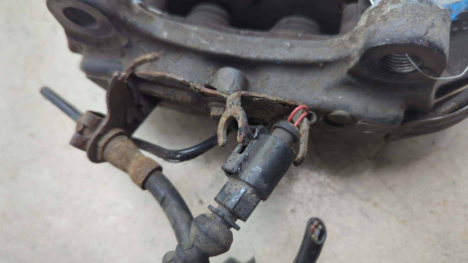 Суппорт задний правый