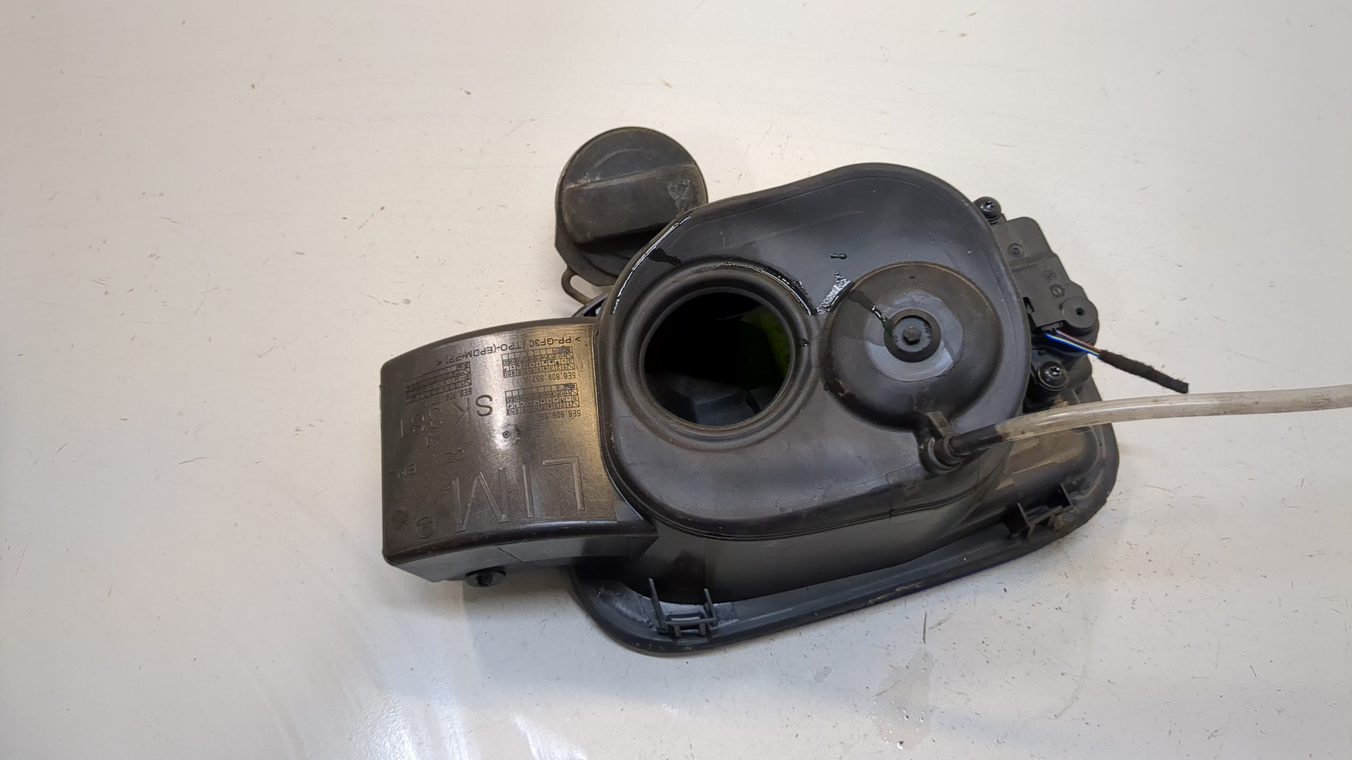 Лючок бензобака