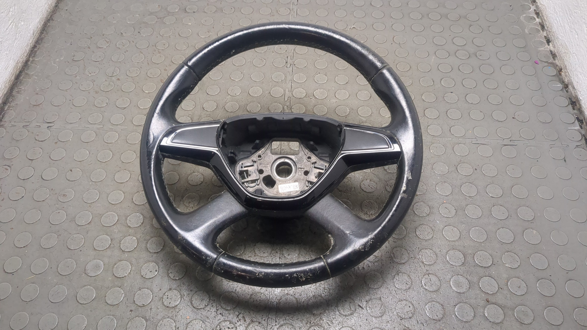 Рулевое колесо (руль)