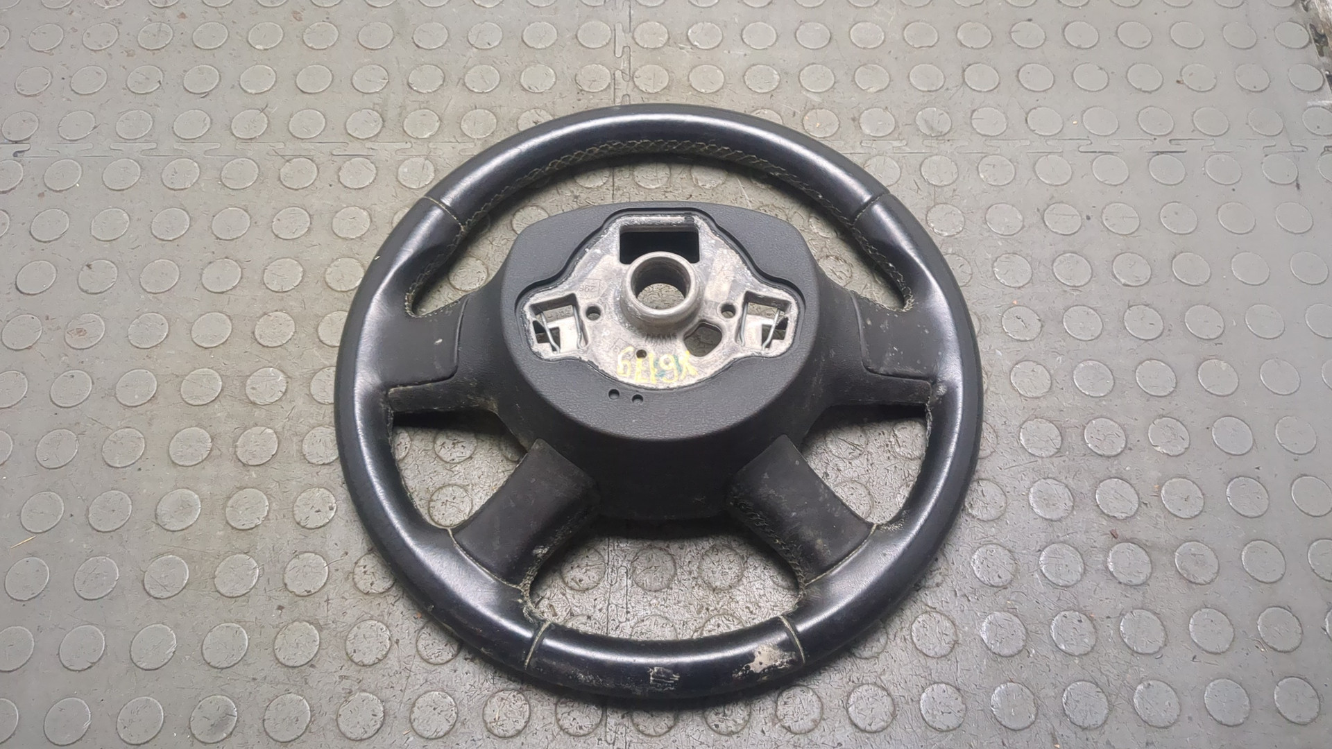 Рулевое колесо (руль)