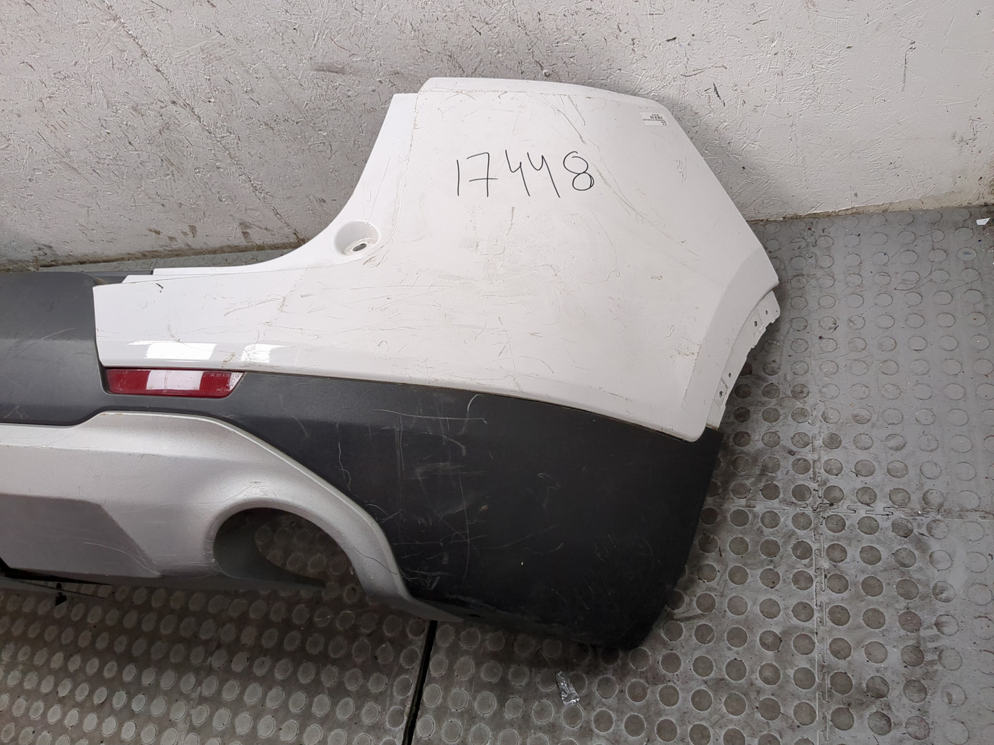 Бампер задний