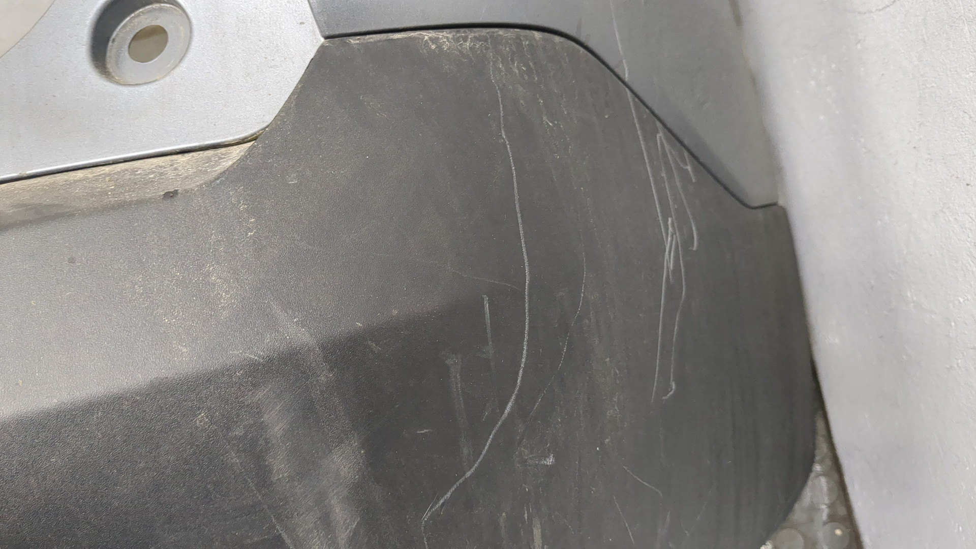 Бампер задний