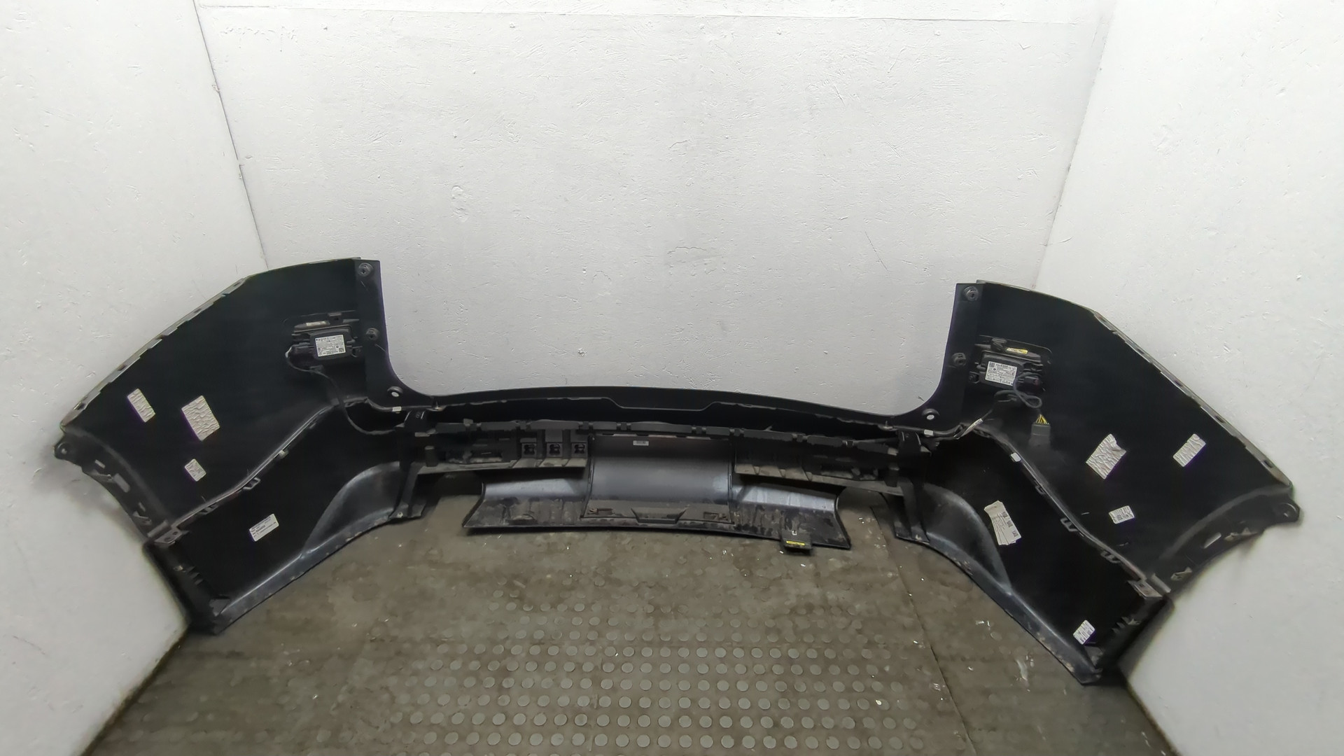 Бампер задний