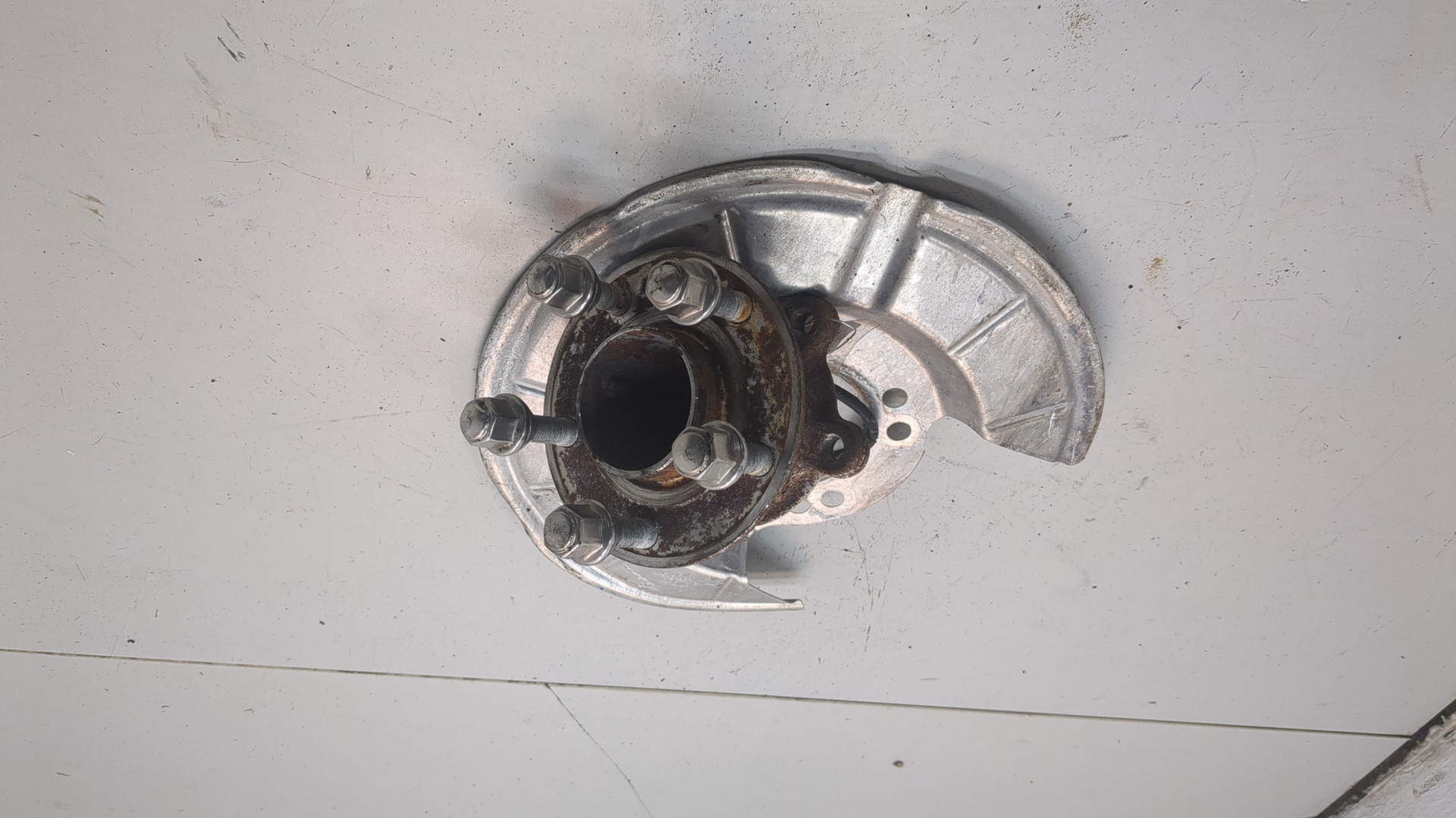 Кулак поворотный задний правый