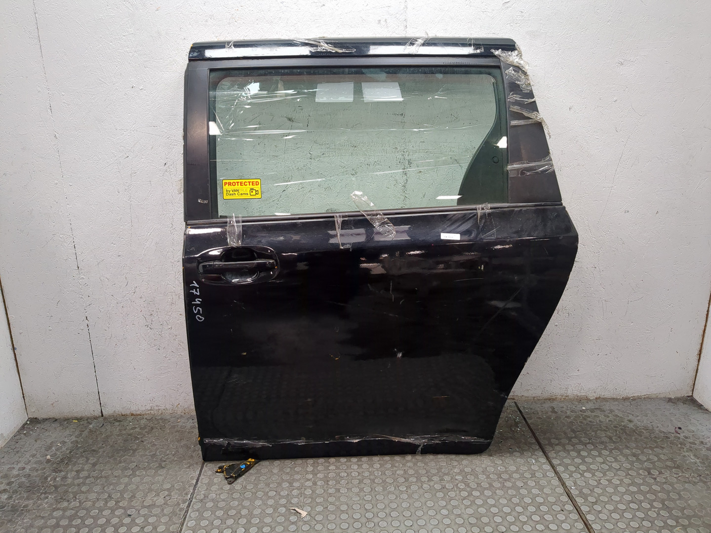 Дверь задняя левая