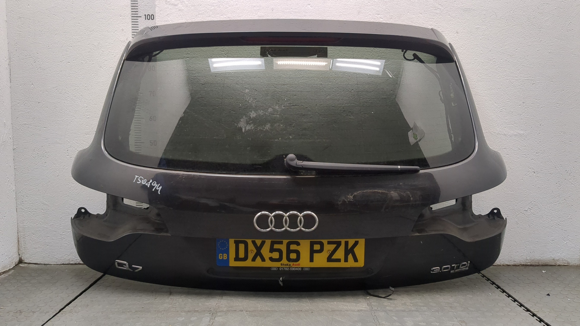 Дверь багажника