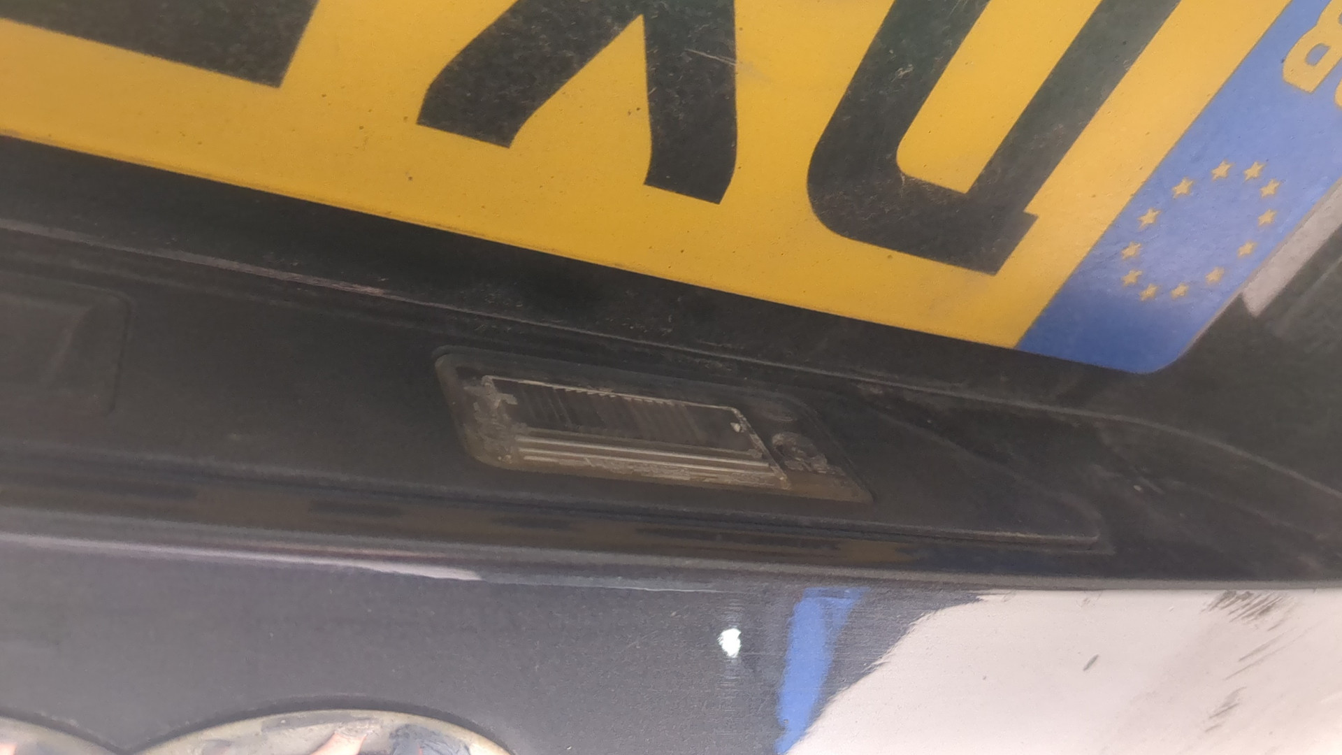 Дверь багажника