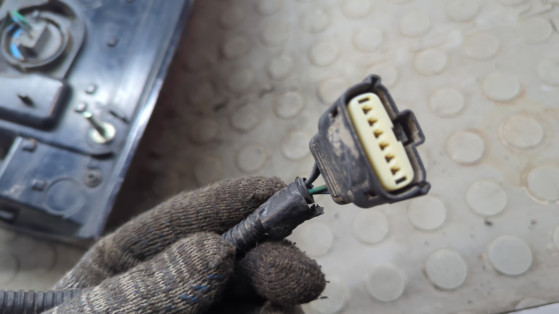 Фонарь задний левый