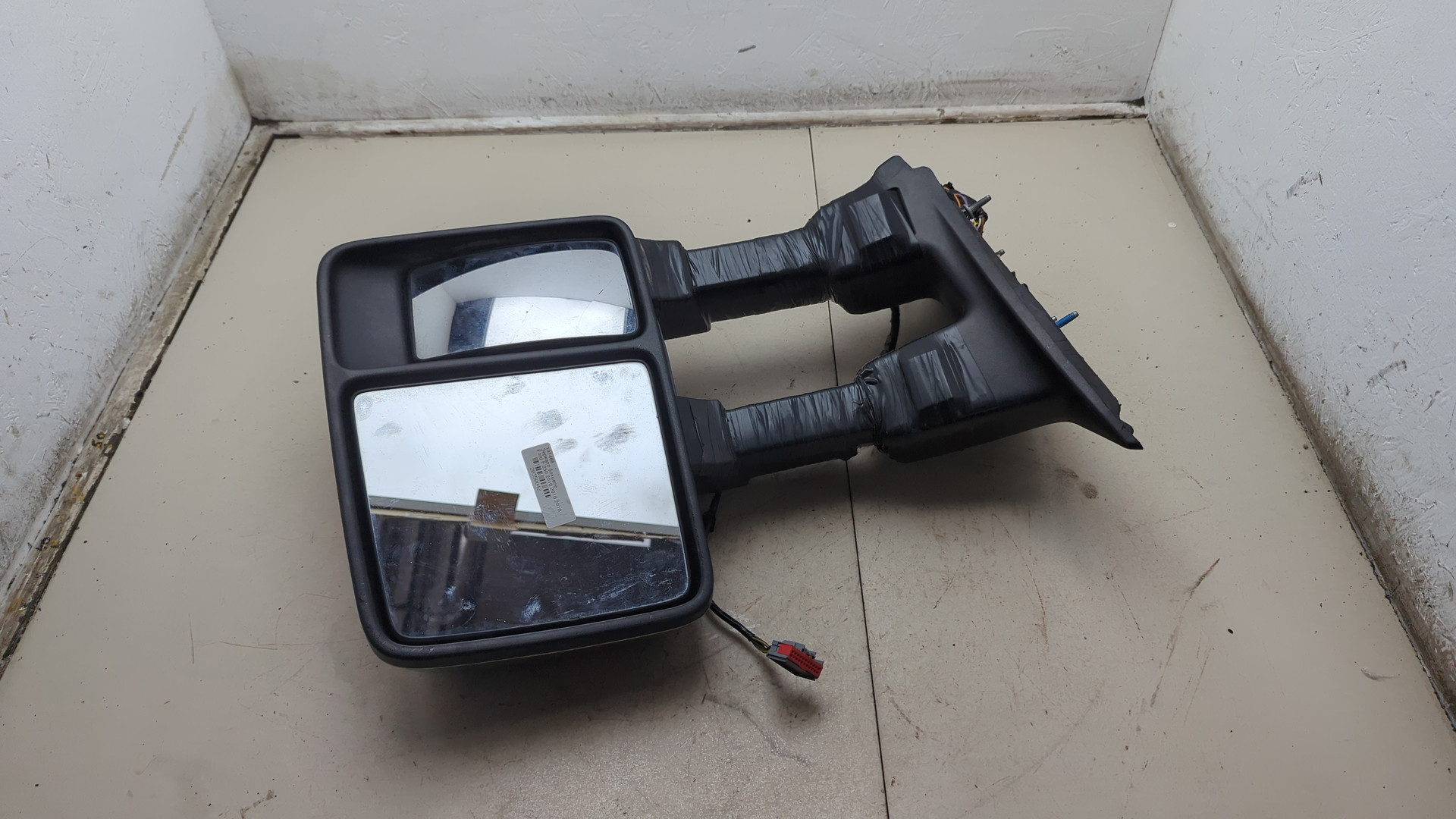 Зеркало правое электрическое