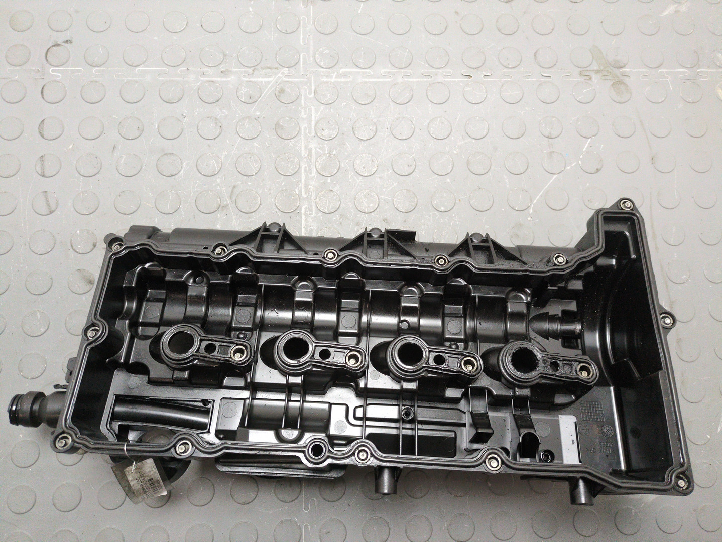 Крышка клапанная ГБЦ