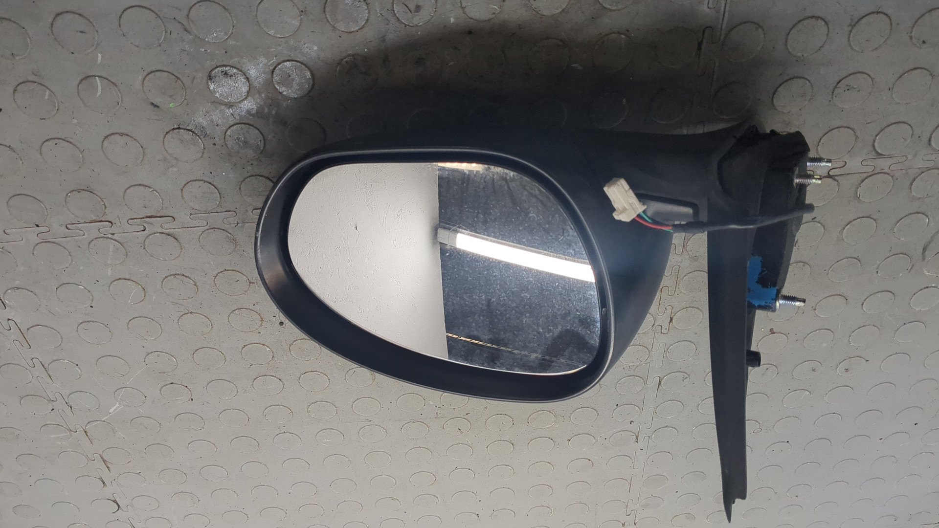 Зеркало правое электрическое