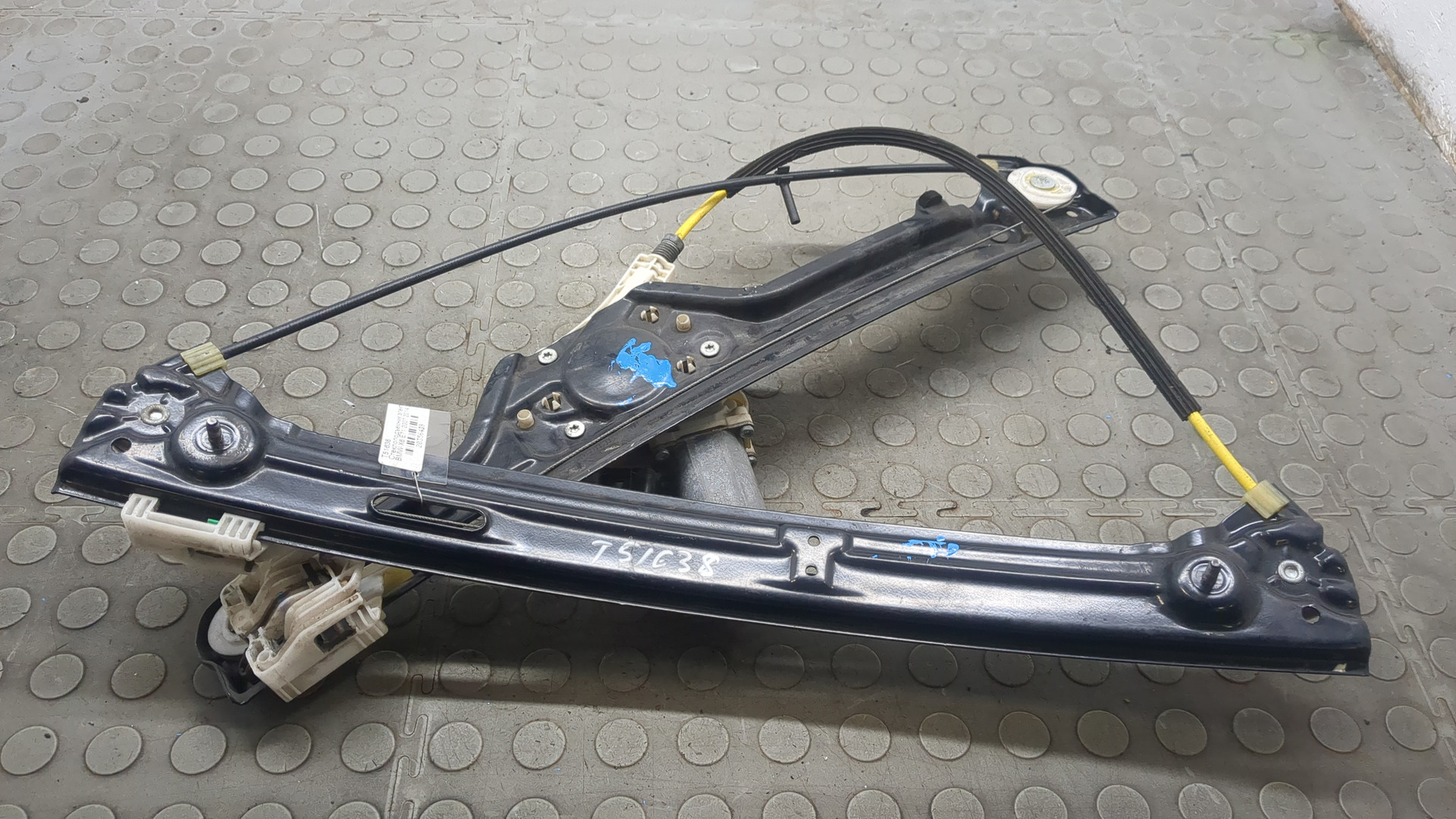 Стеклоподъемник электр. передний правый