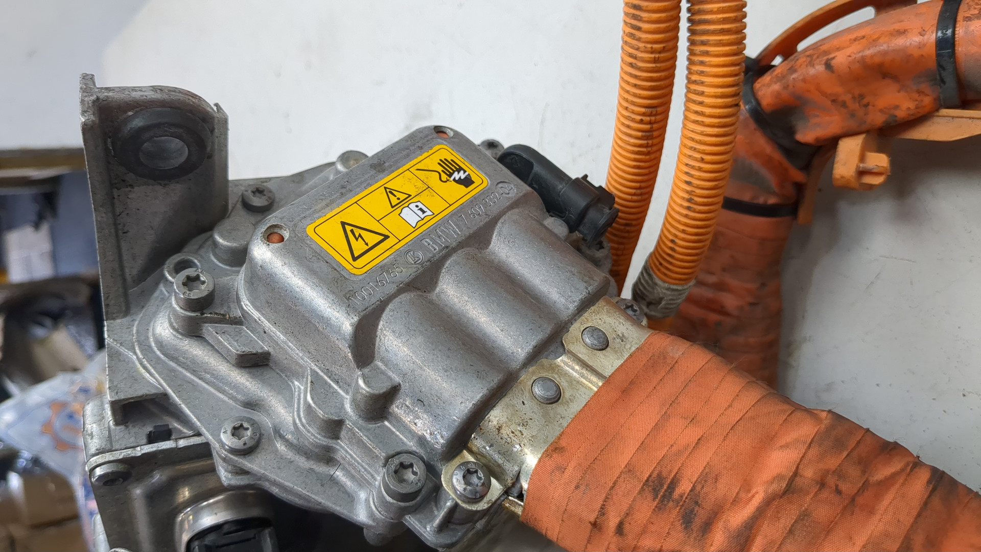 Преобразователь напряжения (адаптер)