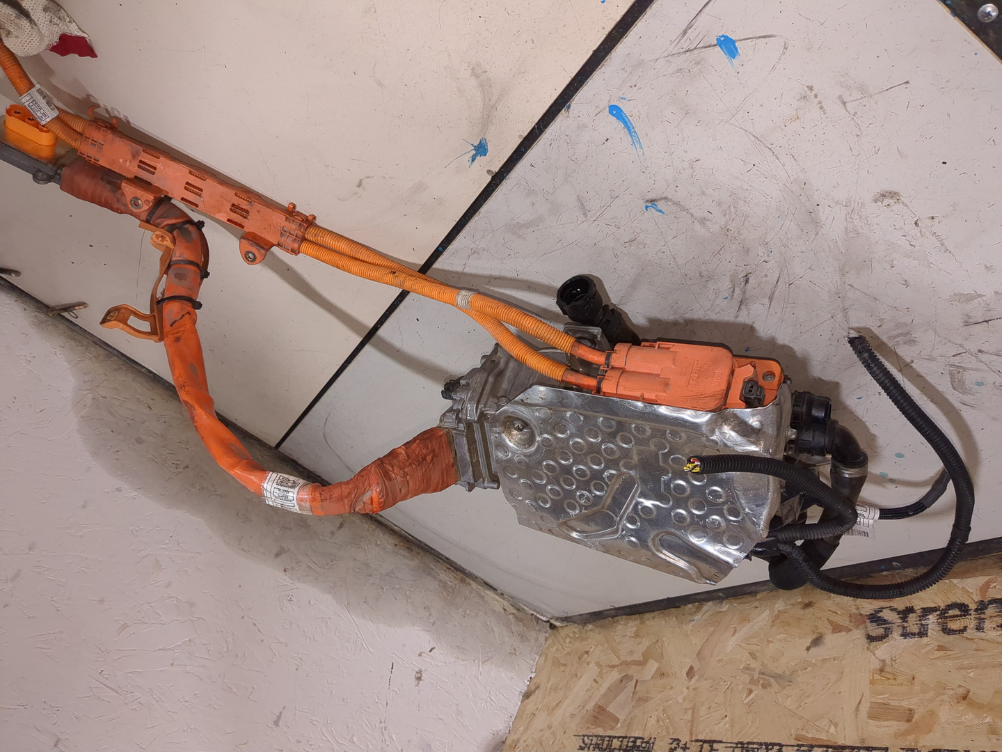 Преобразователь напряжения (адаптер)