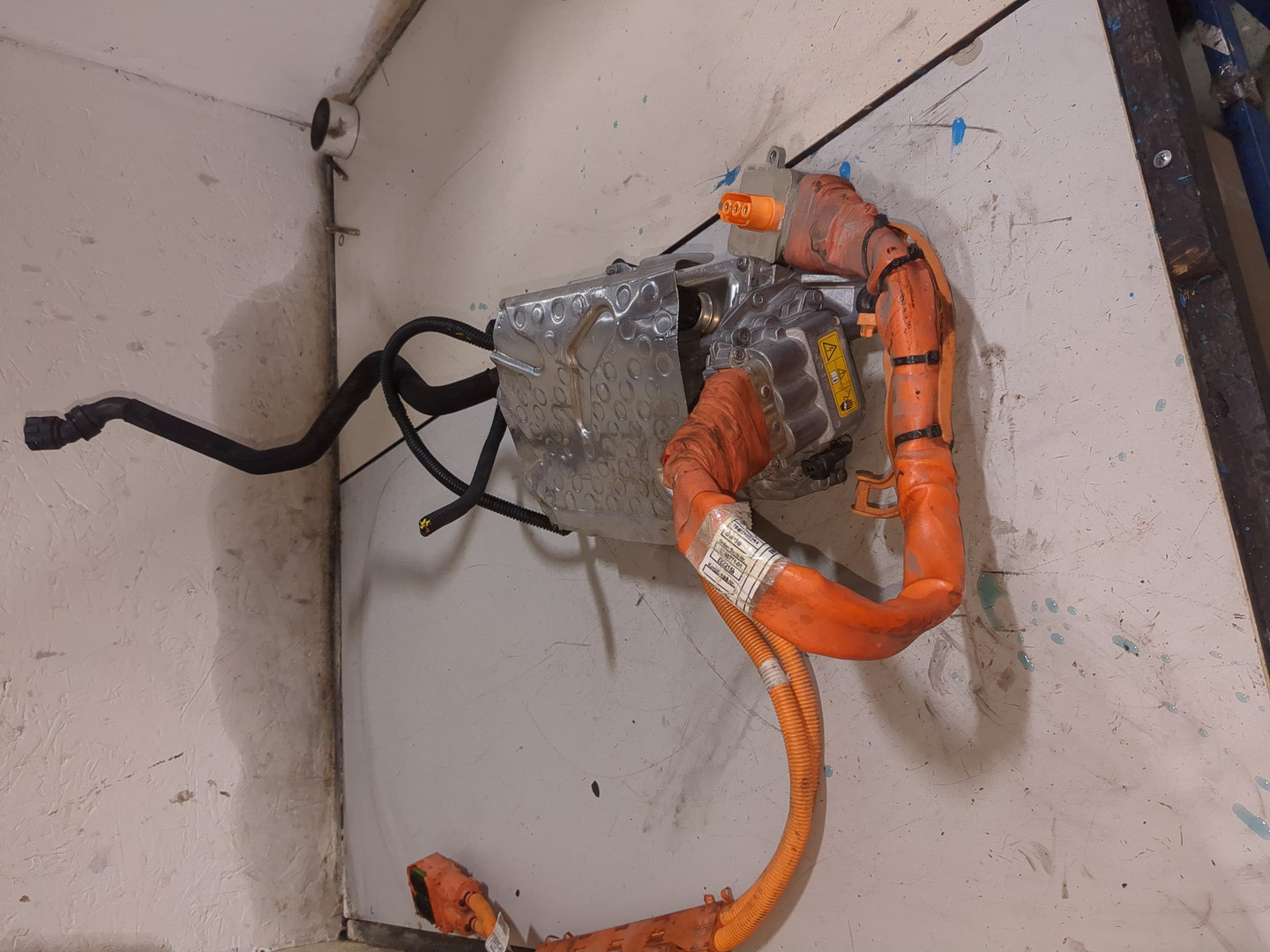 Преобразователь напряжения (адаптер)