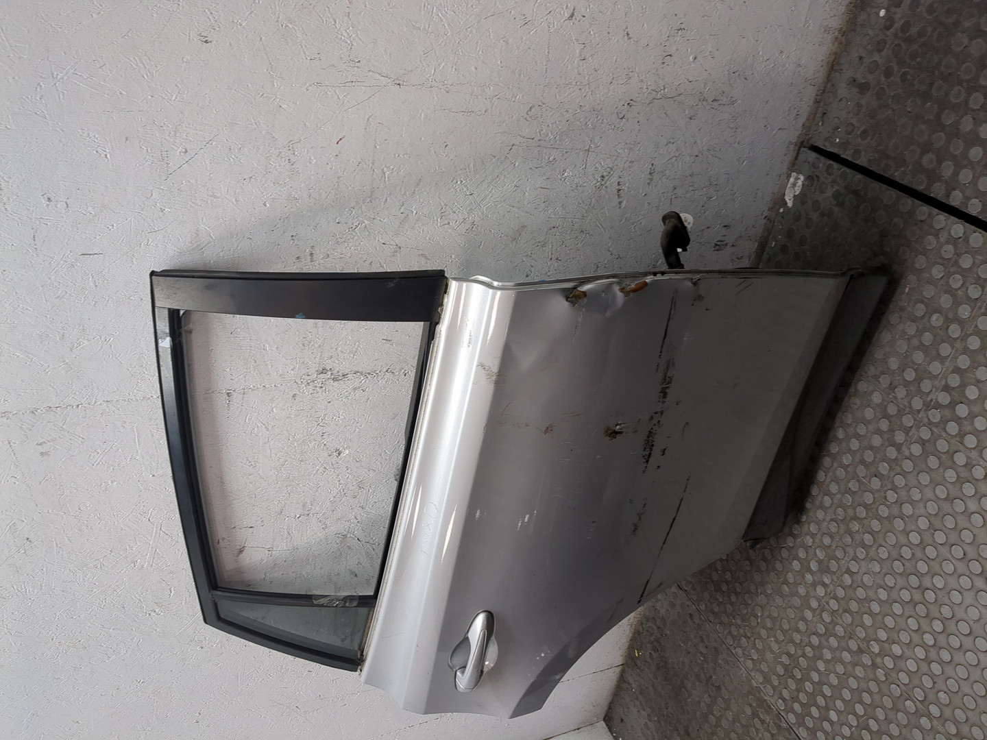 Дверь задняя правая