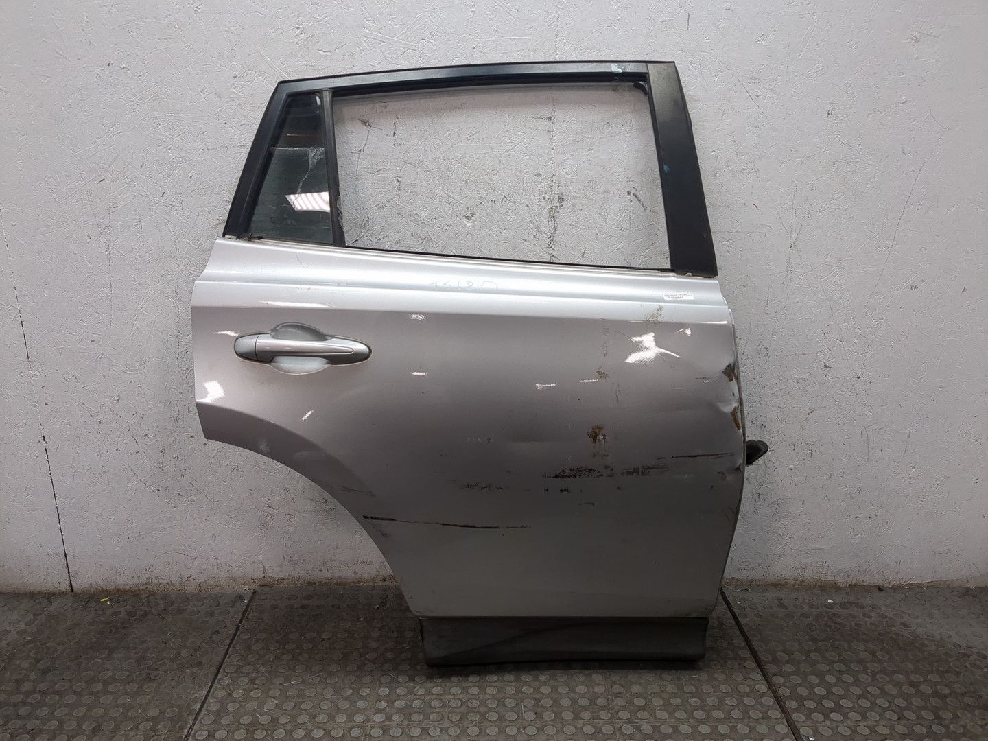 Дверь задняя правая