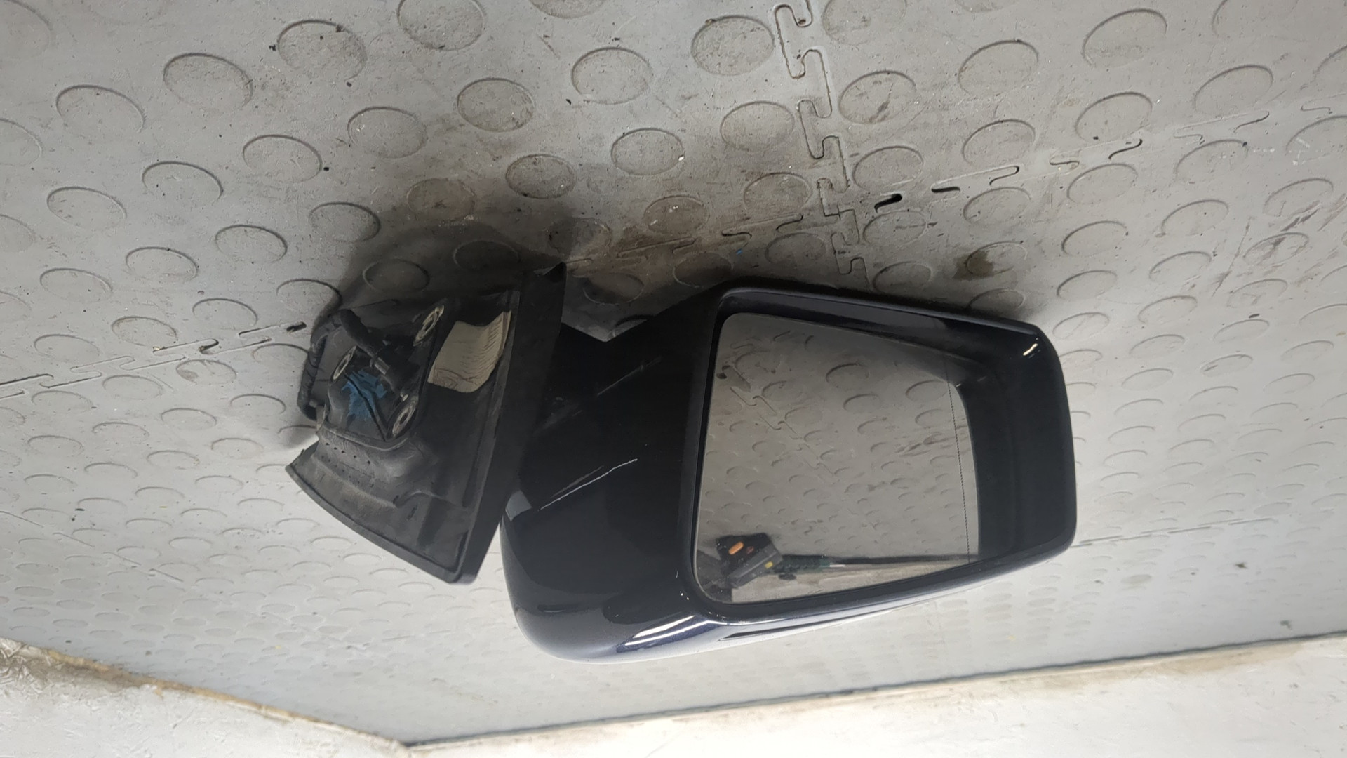 Зеркало левое электрическое