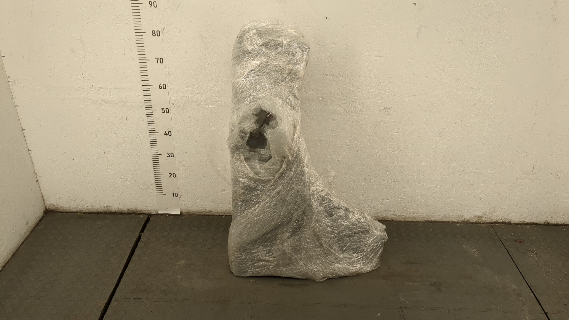 Крыло переднее правое