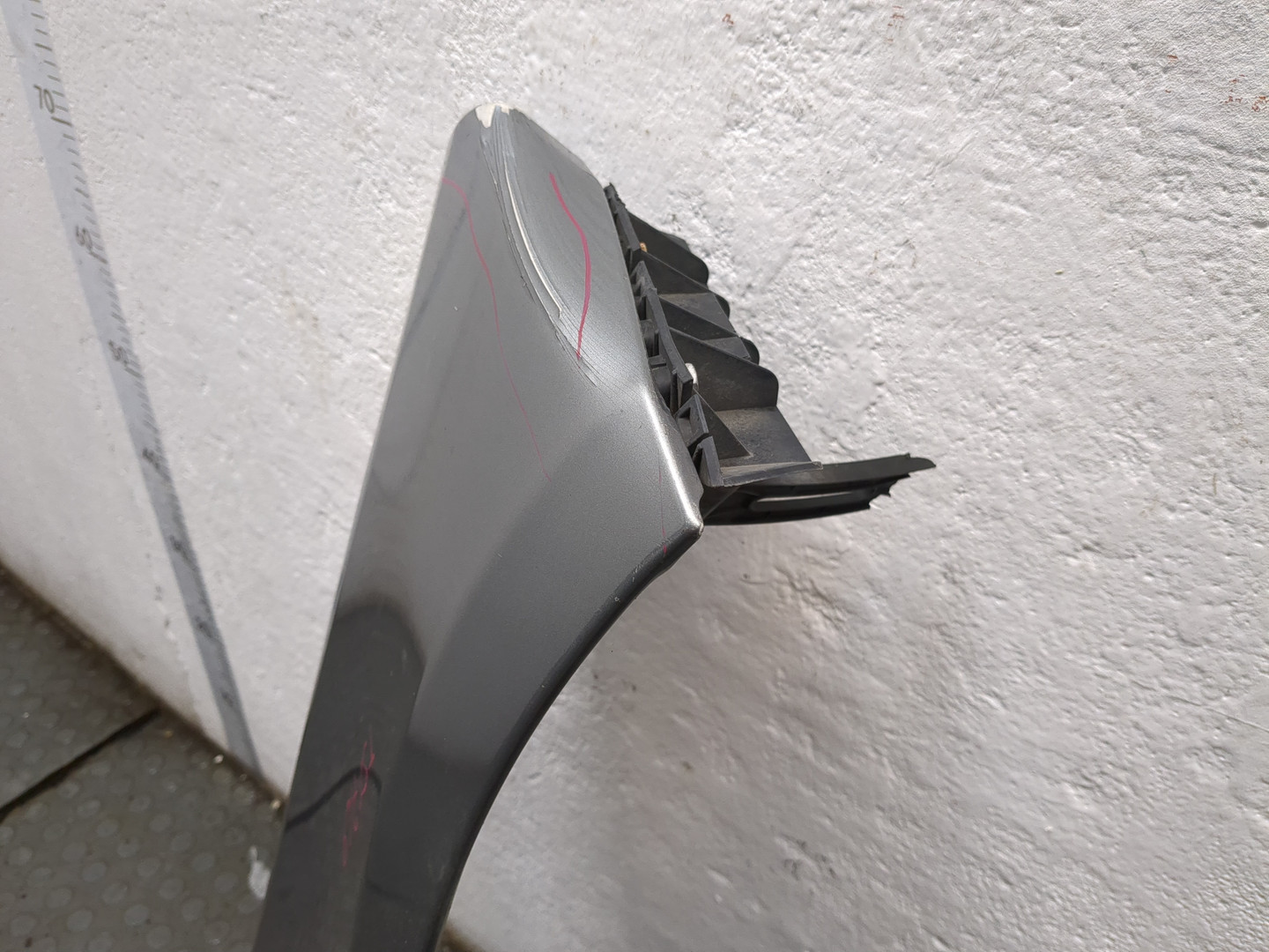 Крыло переднее правое