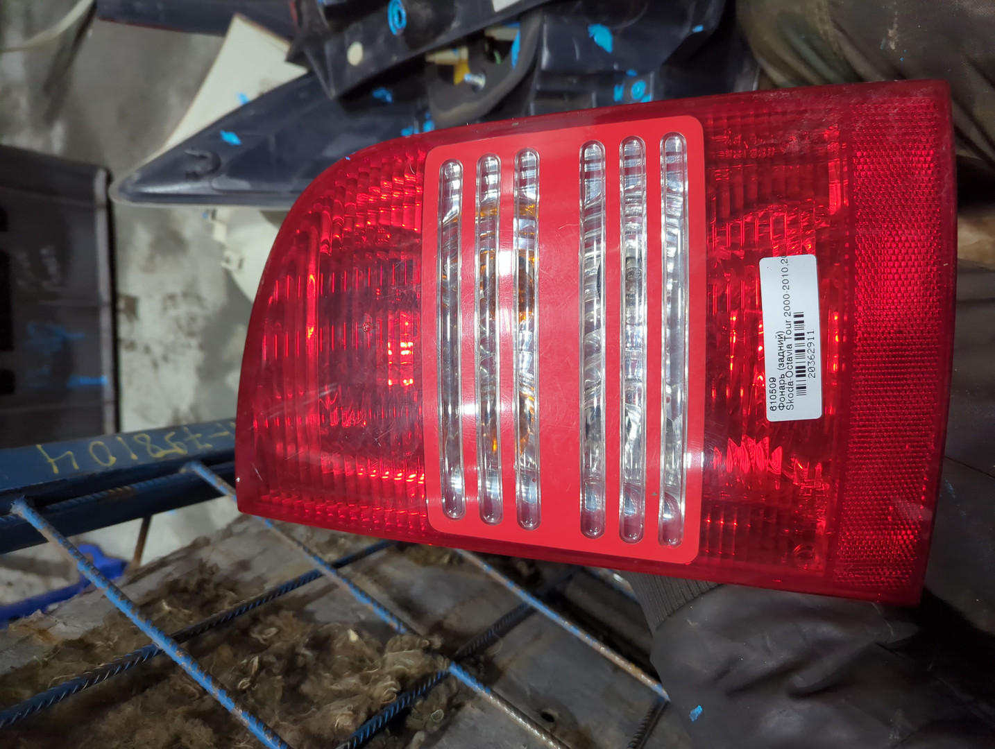 Фонарь задний правый