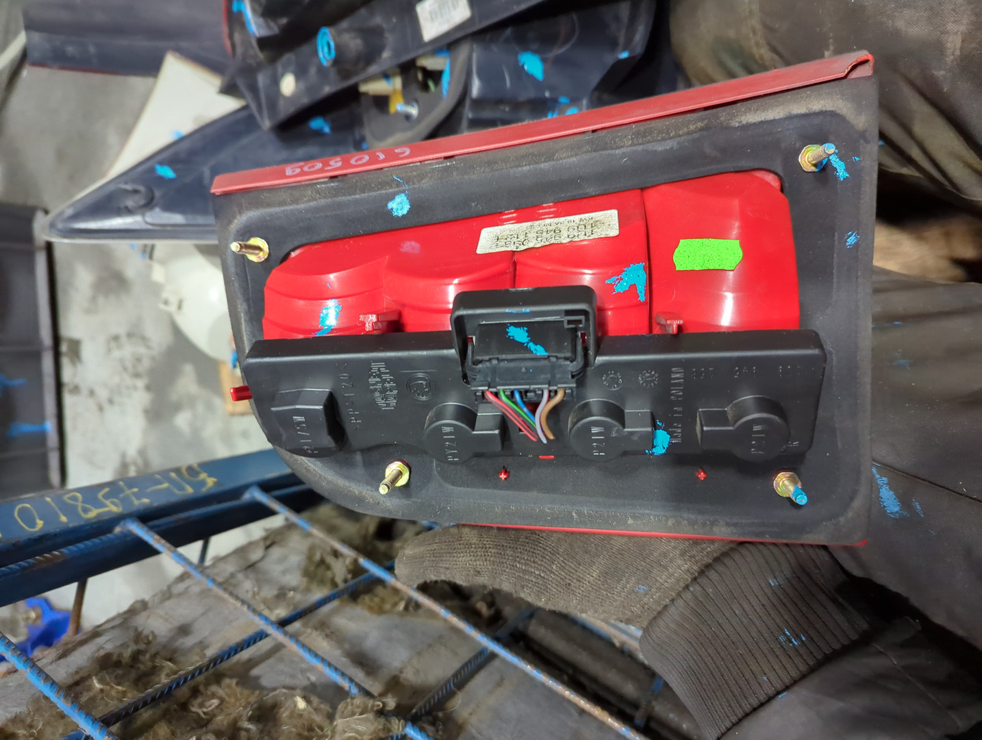 Фонарь задний правый