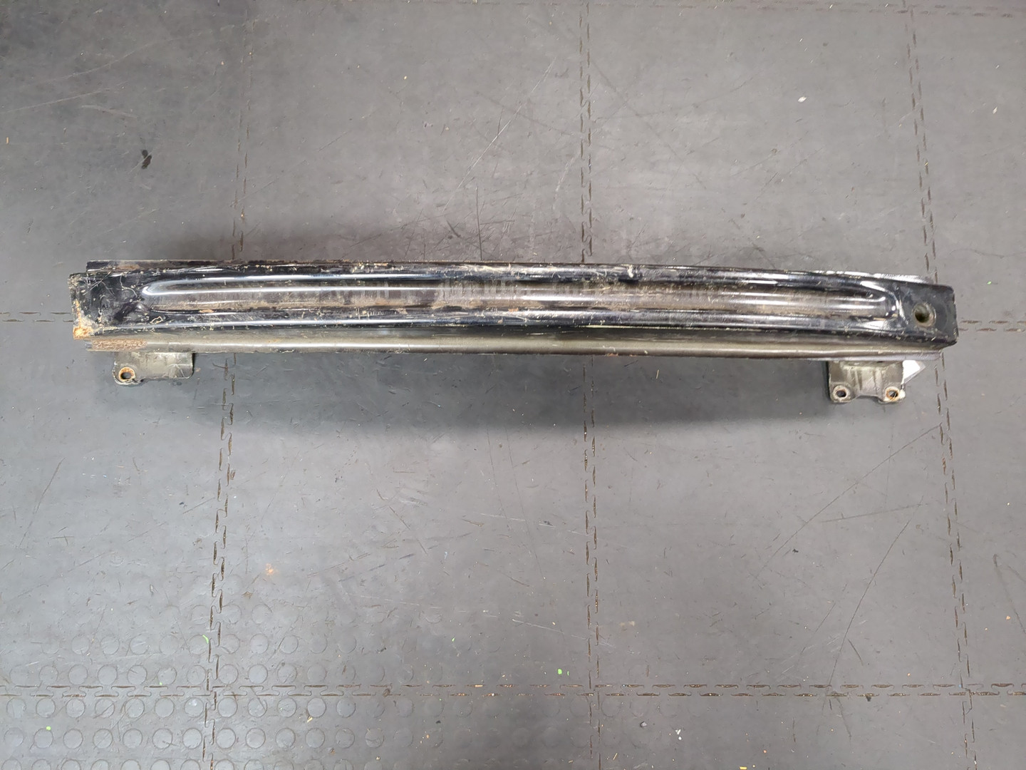 Усилитель заднего бампера