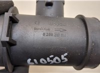  Измеритель потока воздуха (расходомер) Mercedes CLK W208 1997-2002 20368399 #4