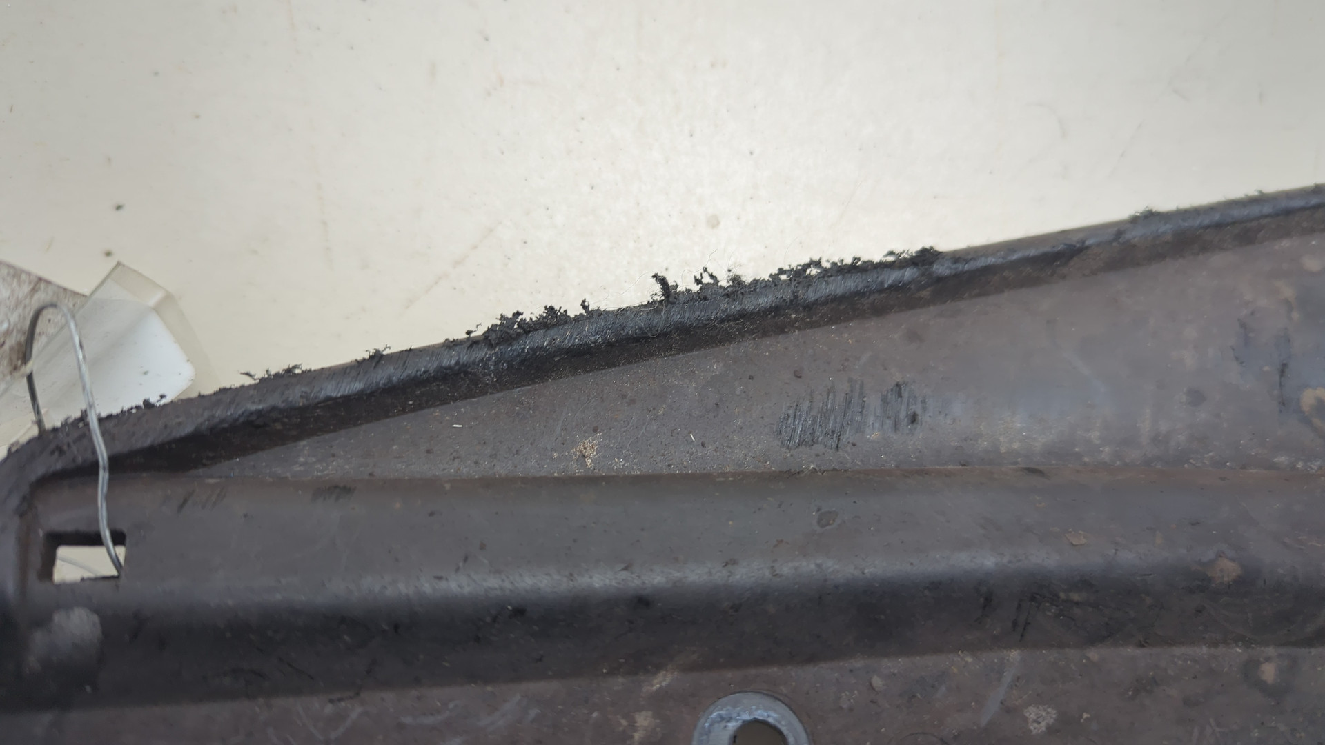 Брызговик задний левый