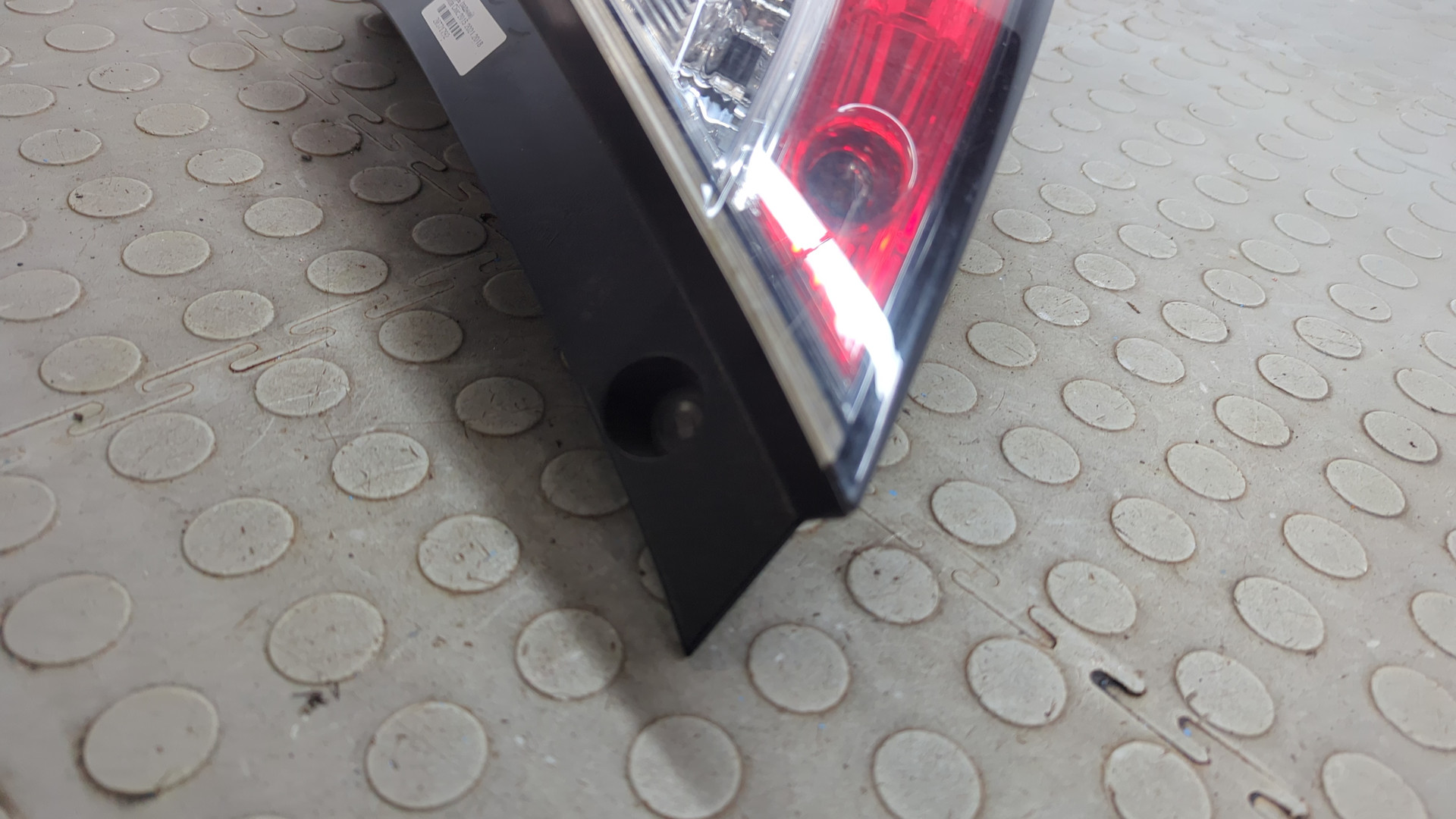 Фонарь задний правый