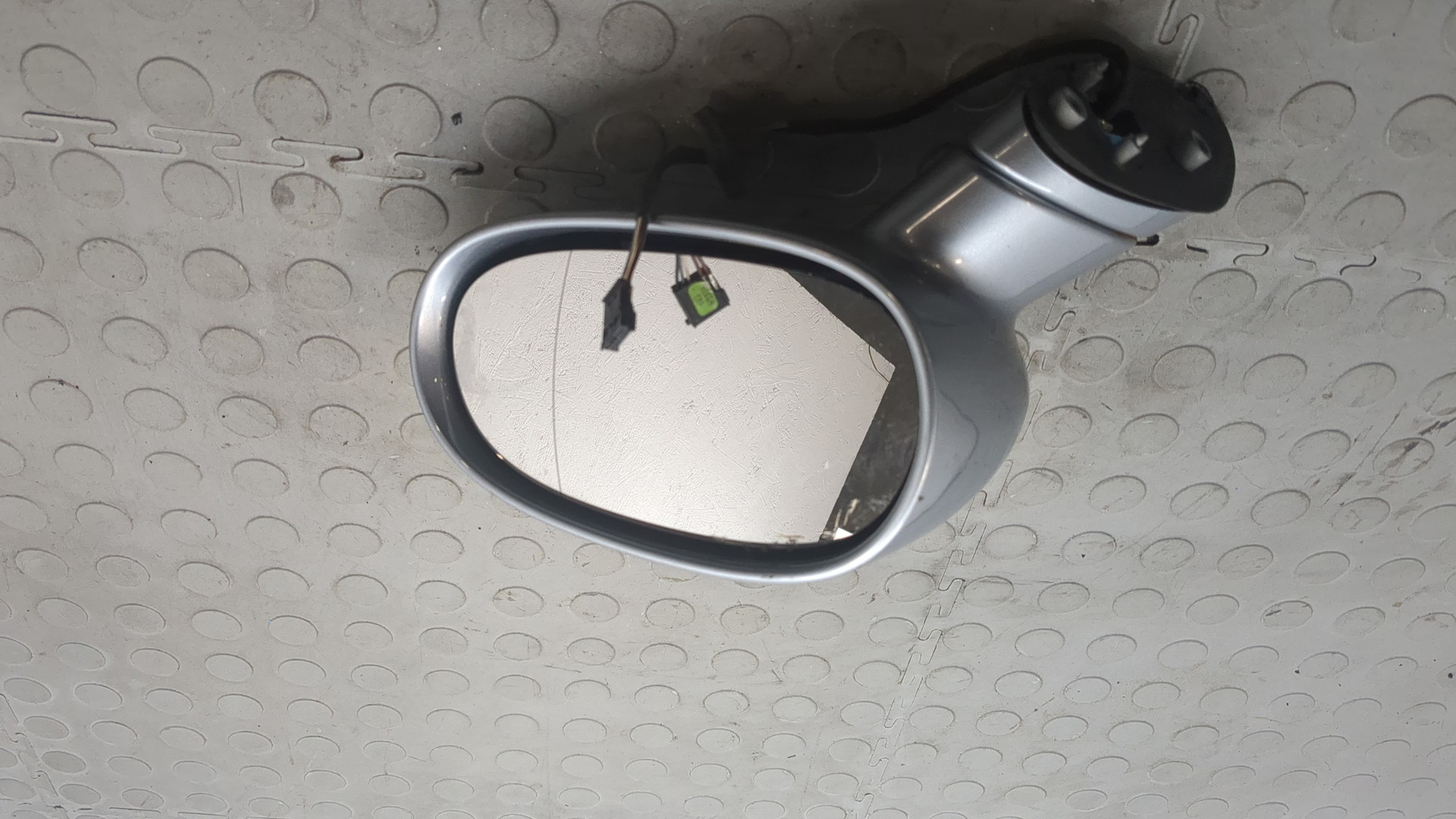 Зеркало правое электрическое